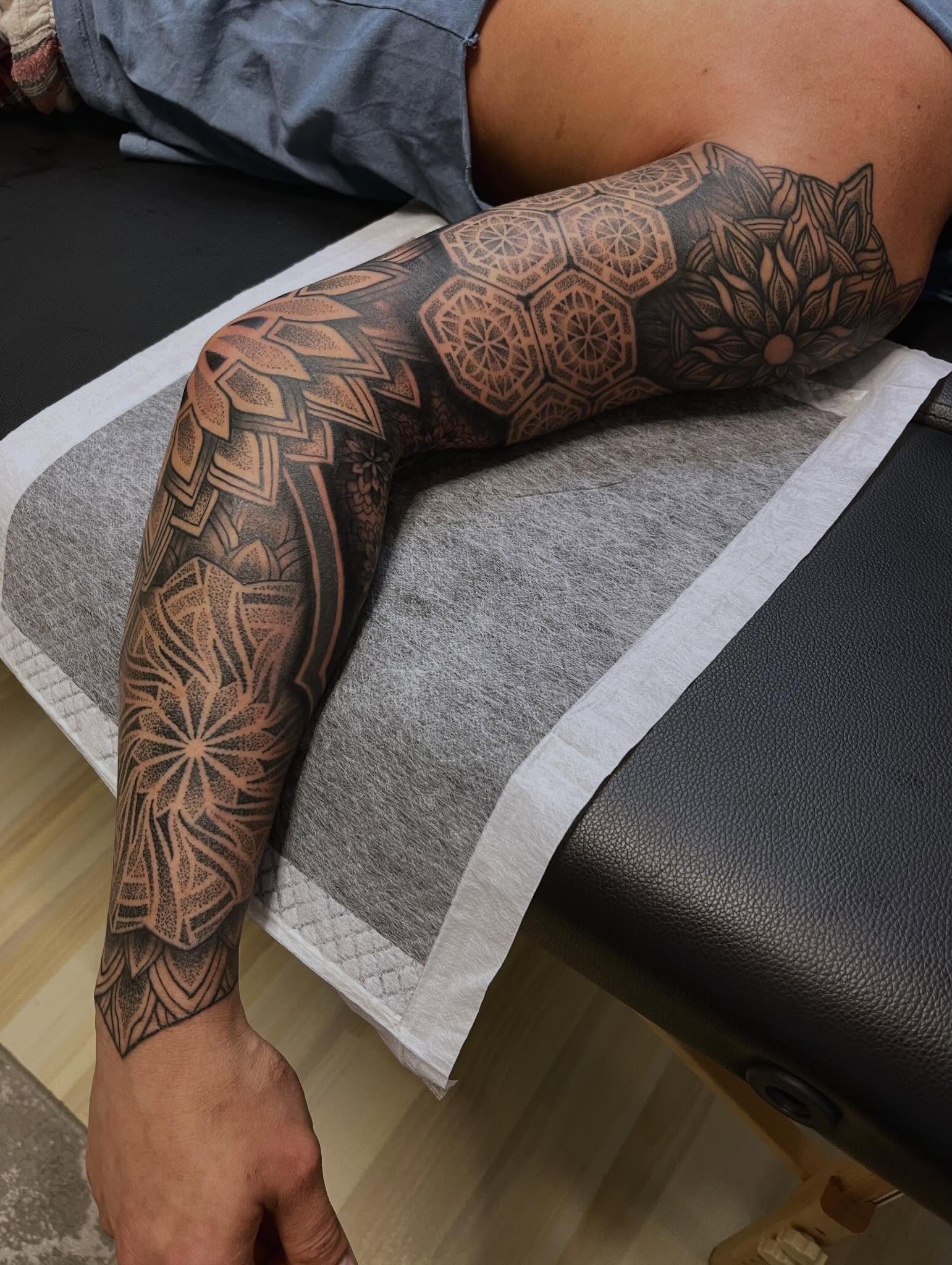 Tattoo by @russellefandialan — dotwork, geometric