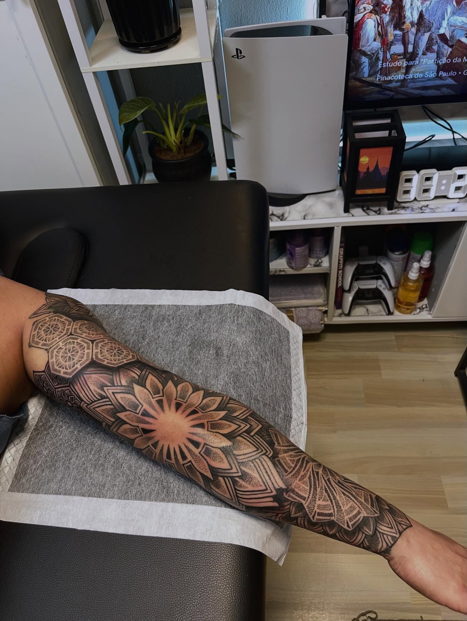 Tattoo by @russellefandialan — geometric