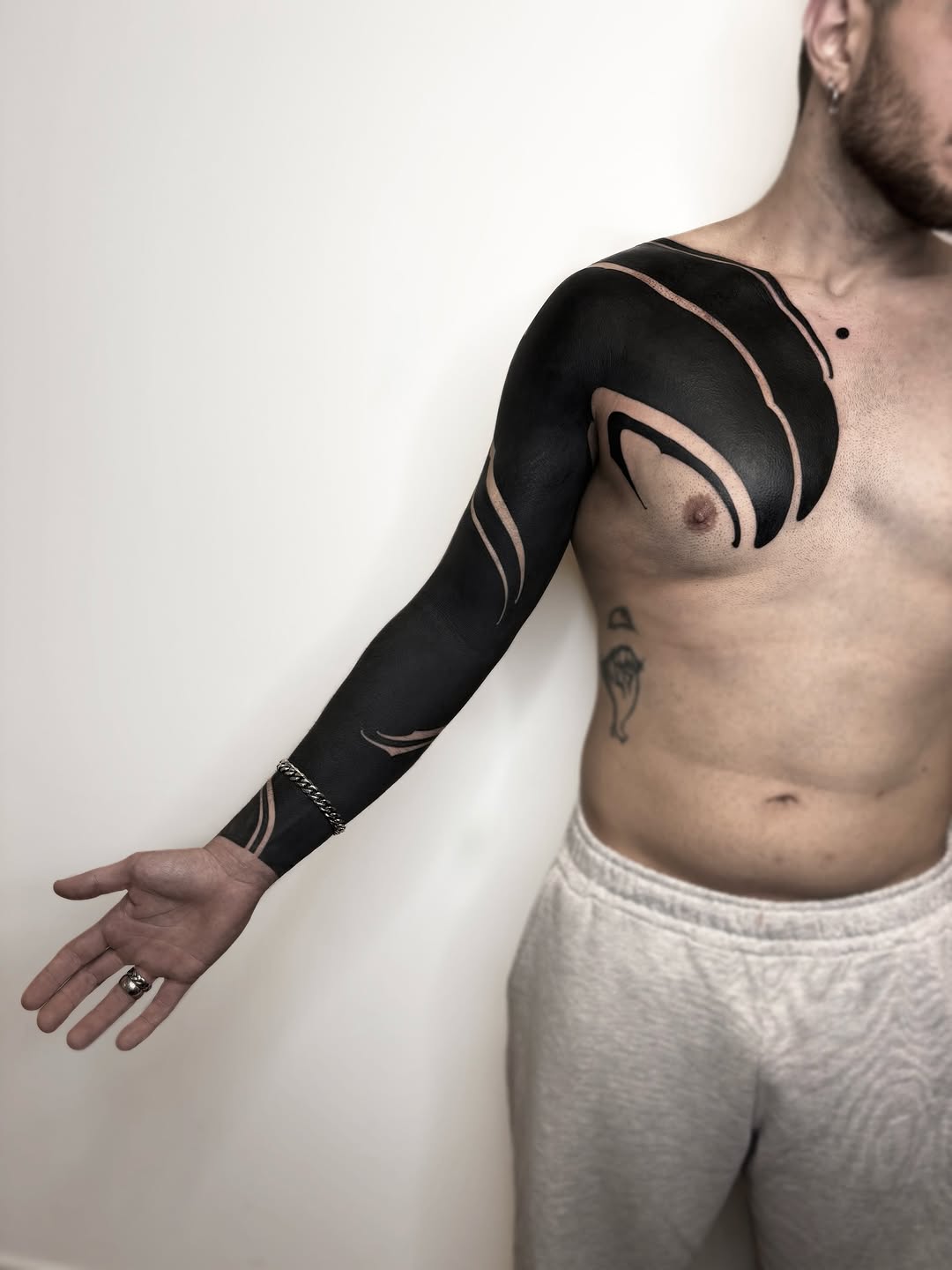 Tattoo by @azchiara — blackwork