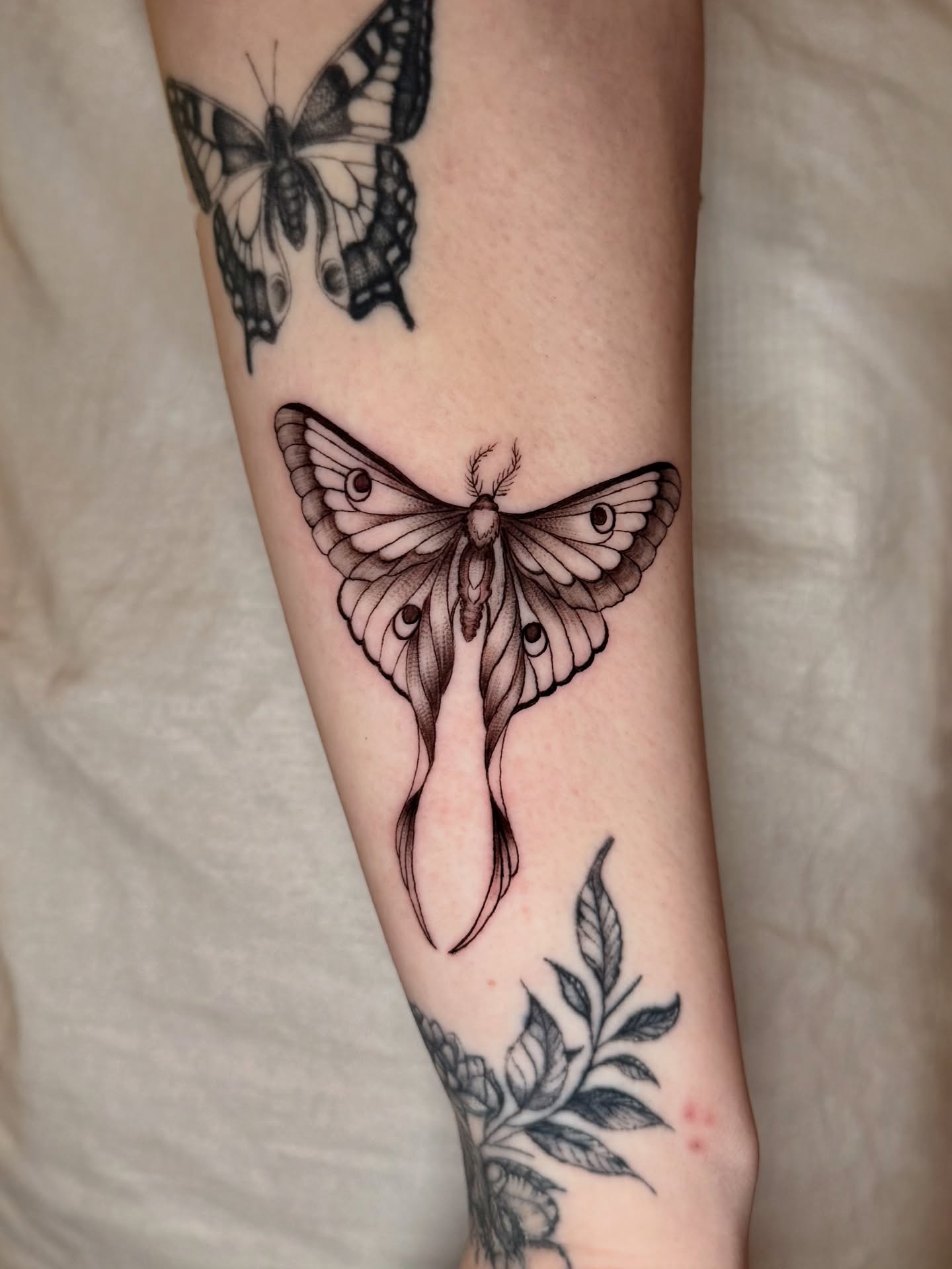 Tattoo by @inkbyivyx — black_and_grey
