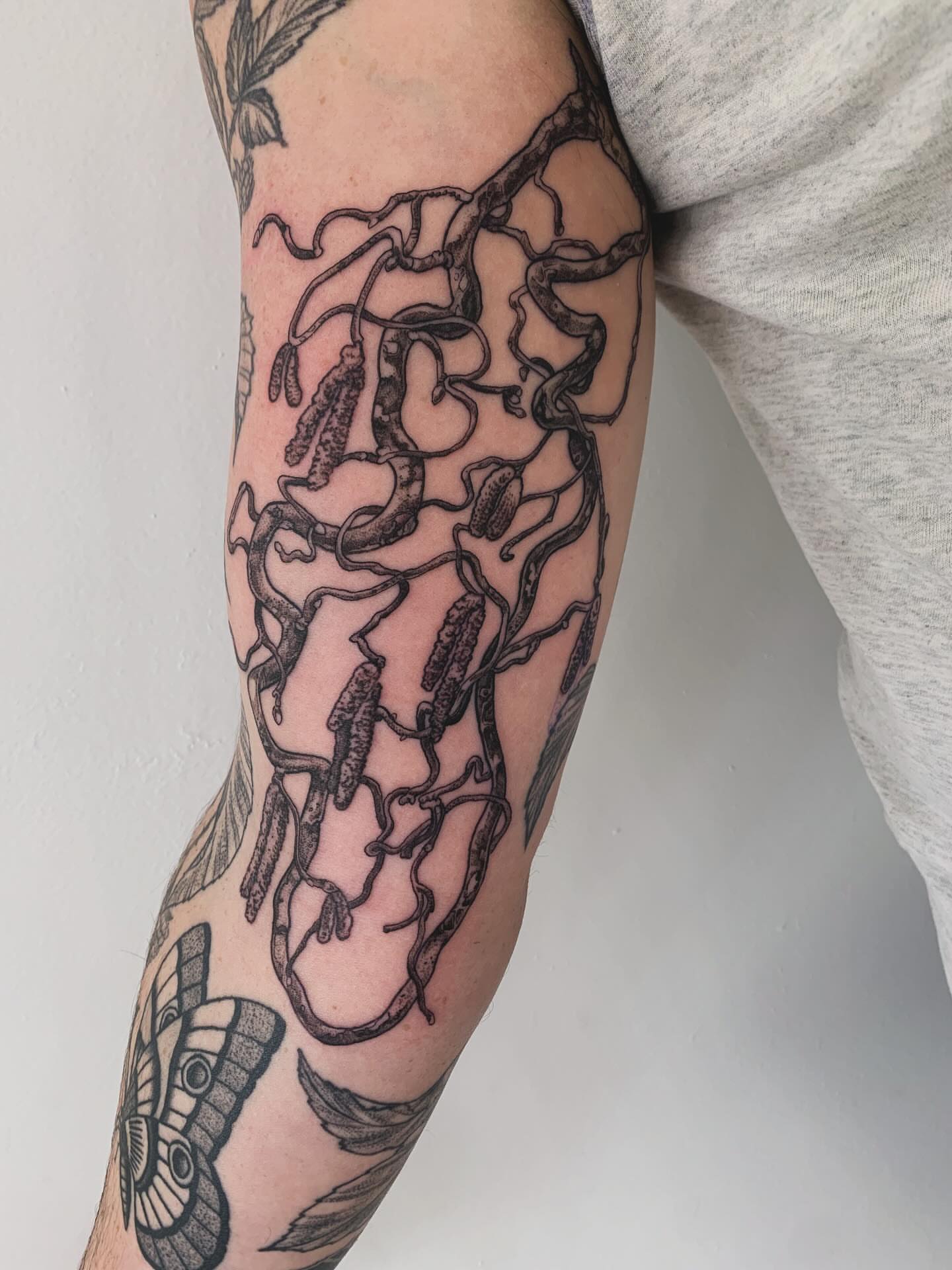 Tattoo by @peripeteiah — black_and_grey