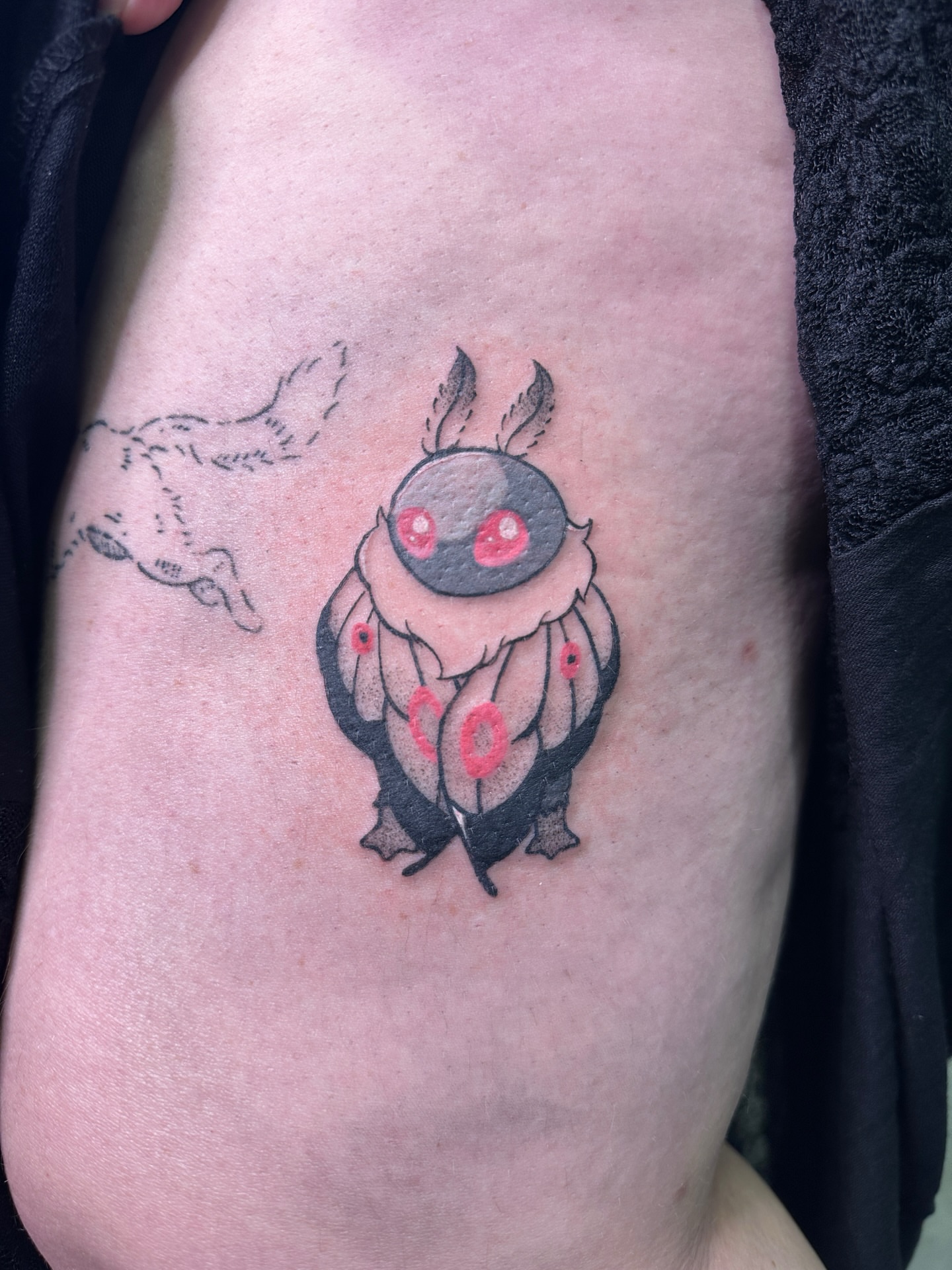 Monster neo-traditional tattoo on the thigh by Shrimple