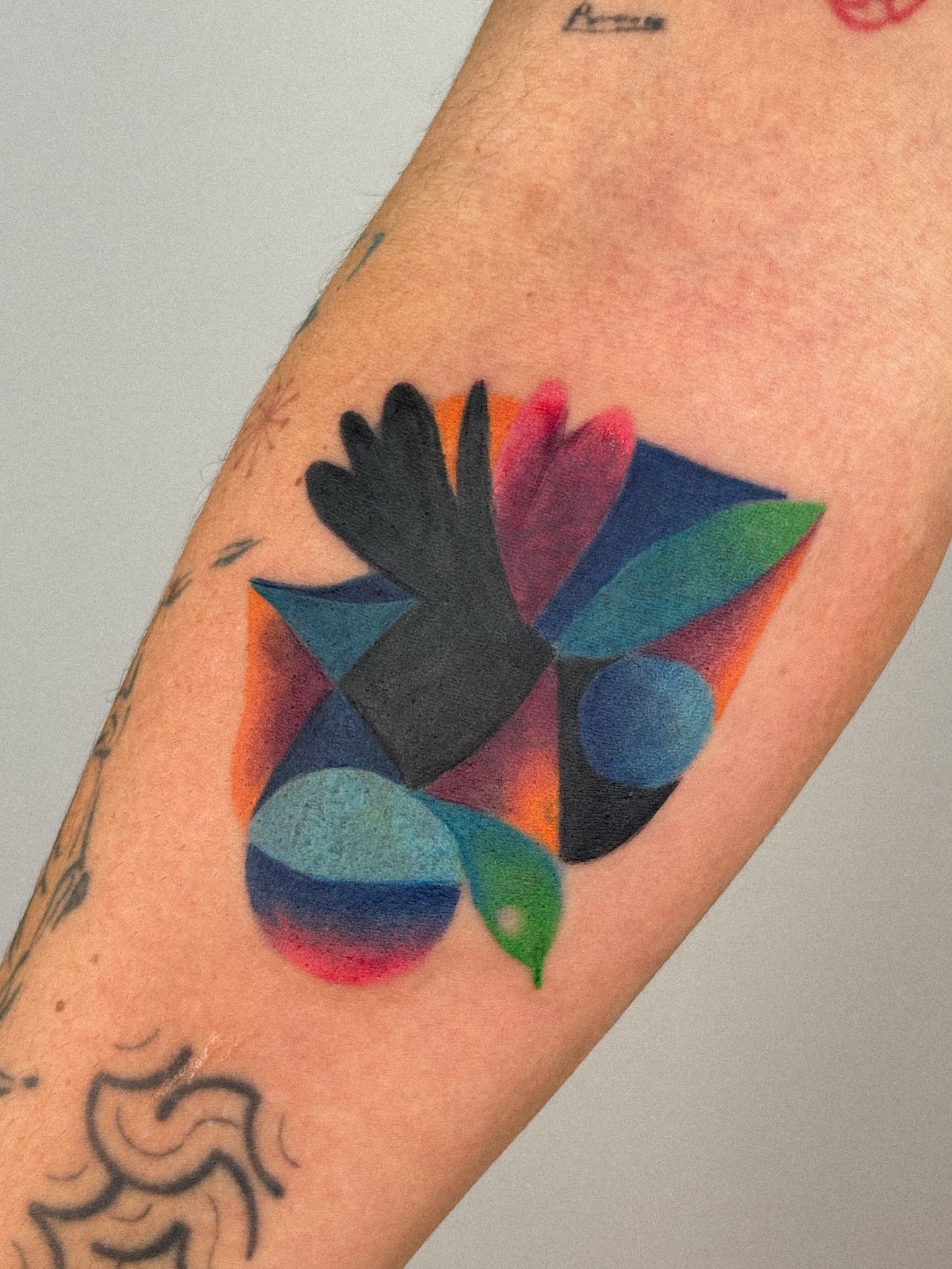Tattoo by @juliatatua — geometric
