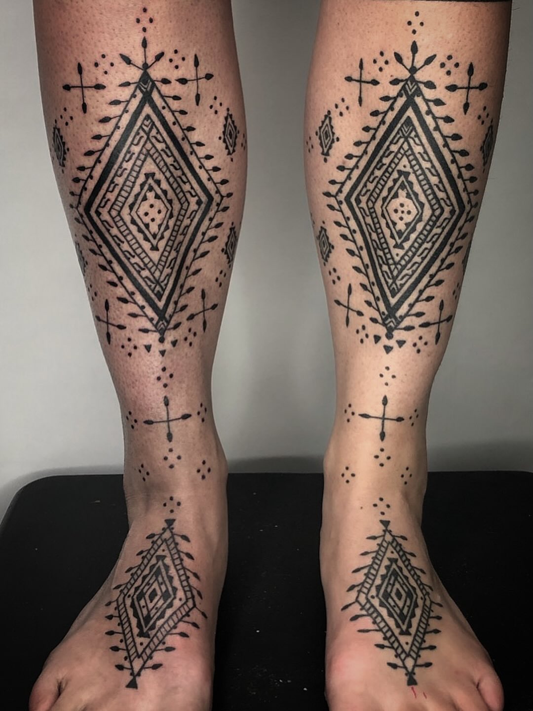 Tattoo by @daverodrigueztattoos — dotwork, geometric