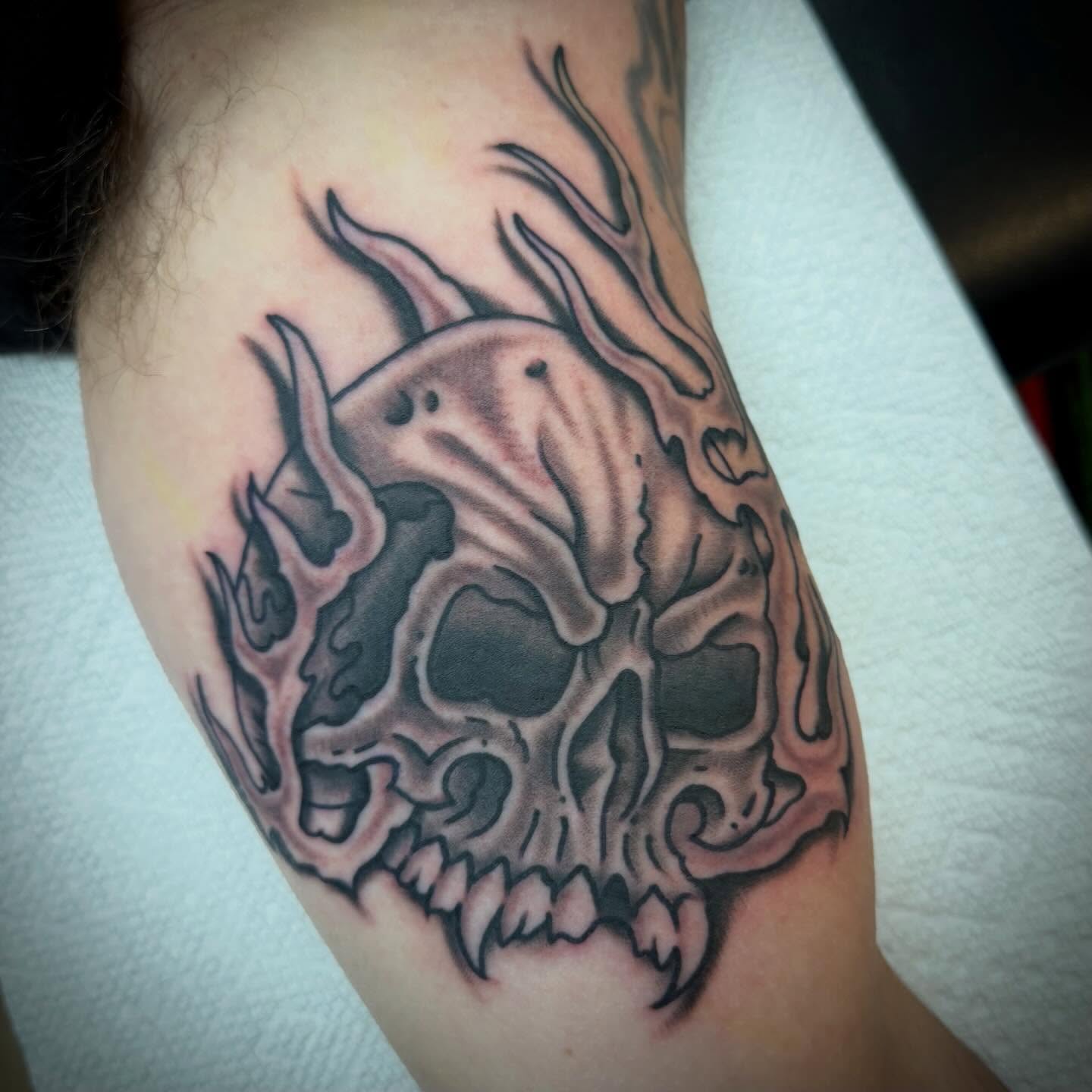 Tattoo by @almostmiketattoos_ — black_and_grey