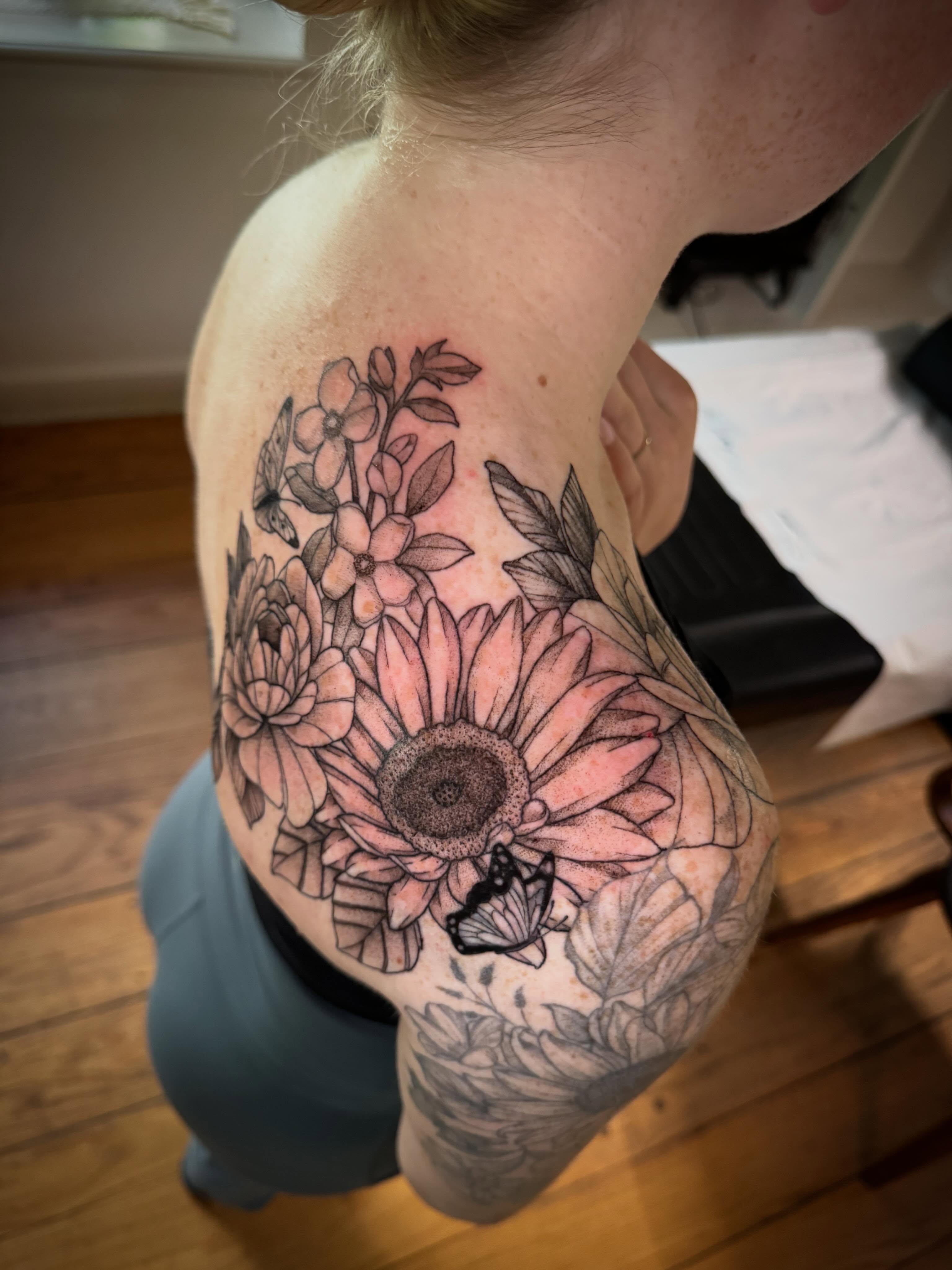 Tattoo by @alexcioppitattoos — black_and_grey