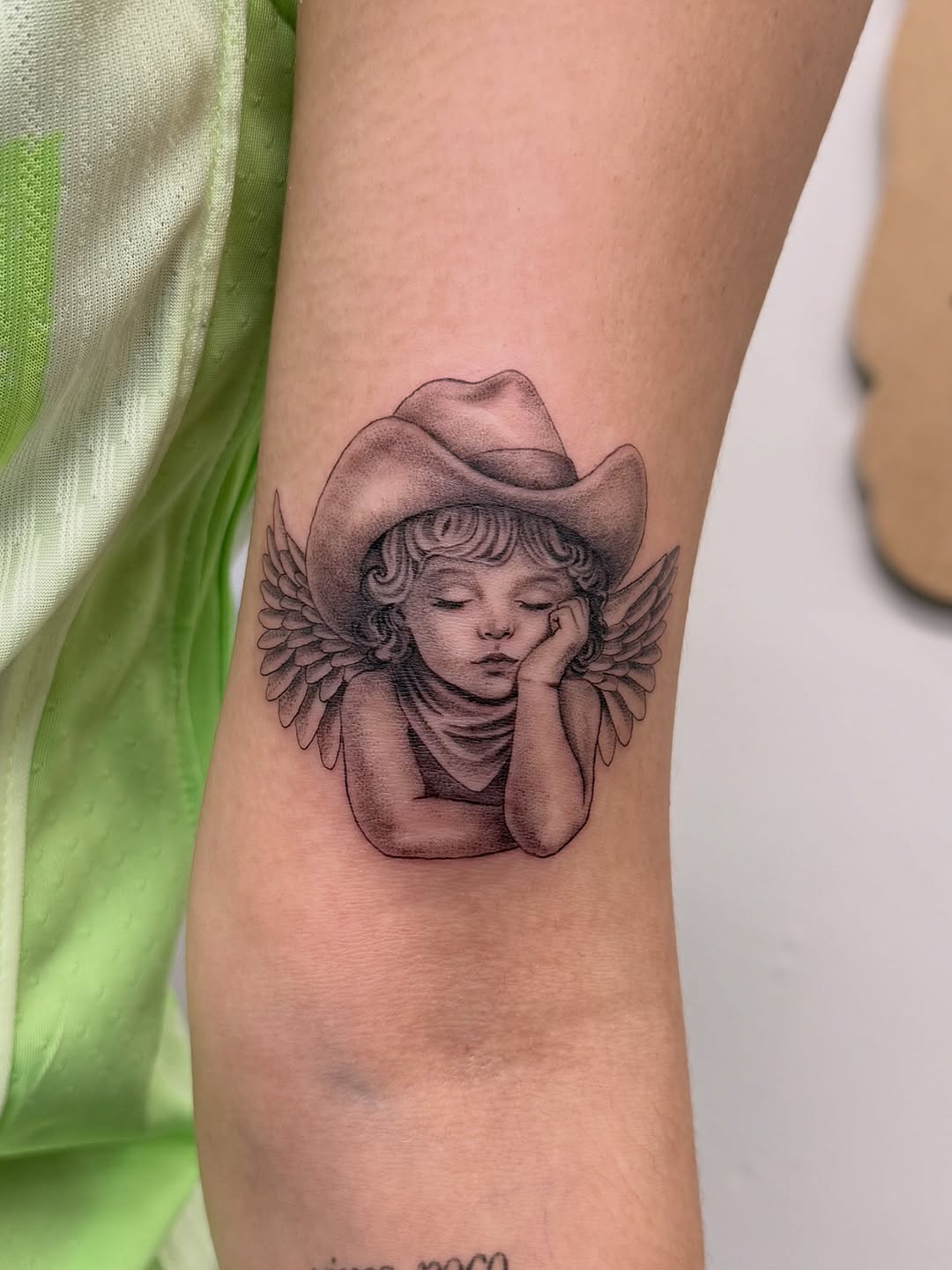 Tattoo by @lilianayaneth — realism, black_and_grey