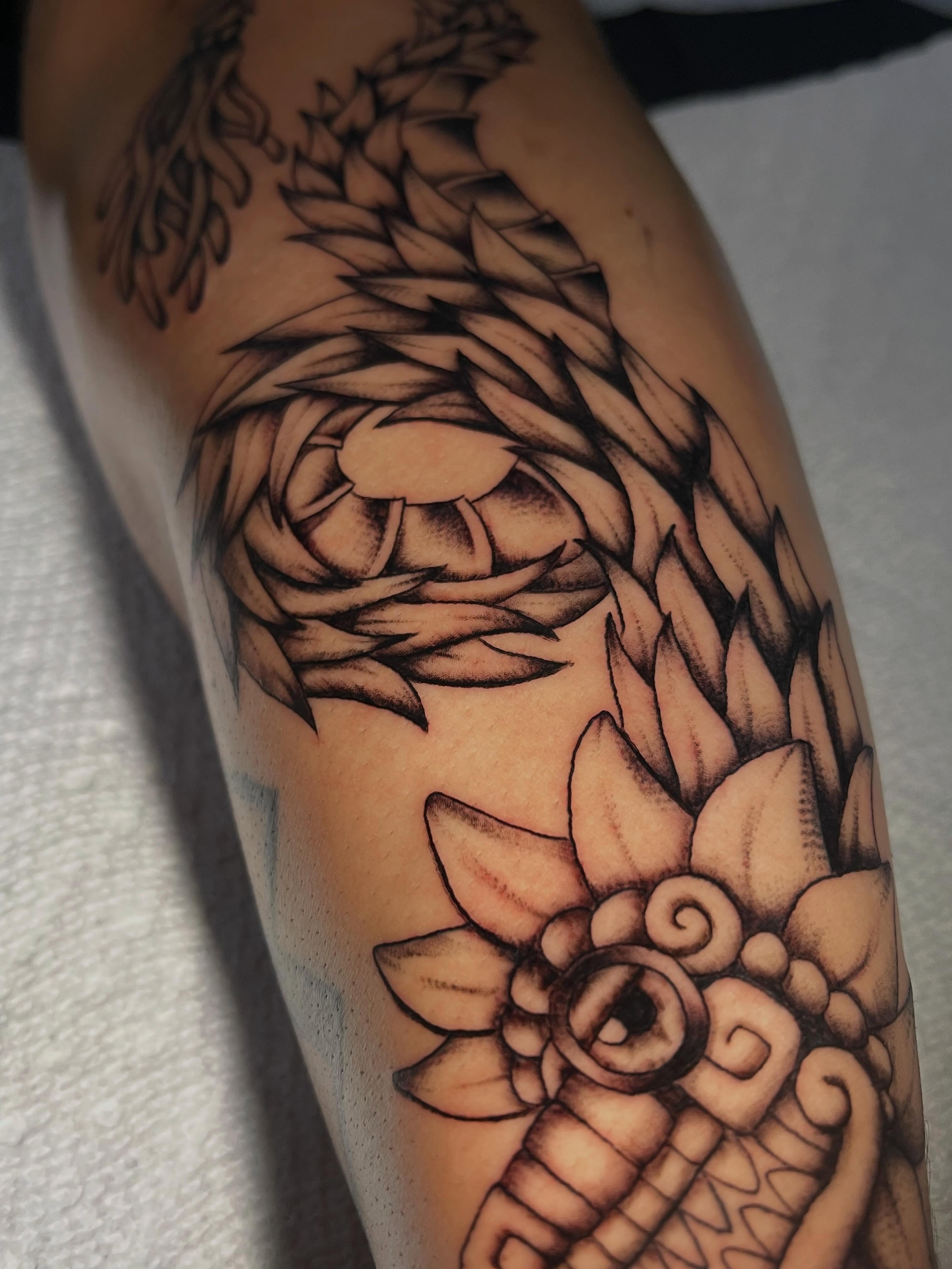 Tattoo by @sundaymassochist — black_and_grey, geometric