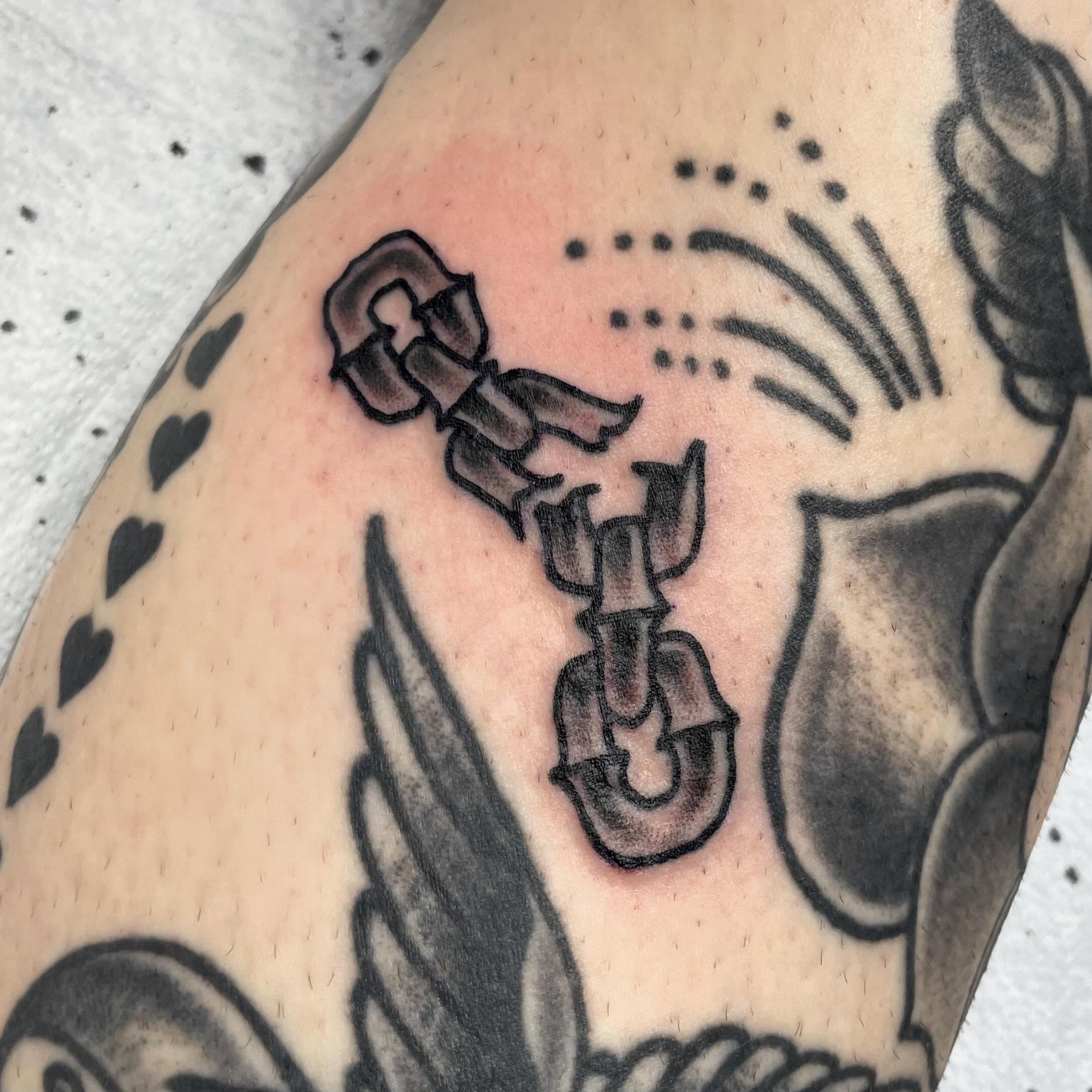 Anchor American traditional tattoo on the forearm by 𝐒𝐚𝐦𝐬𝐨𝐧𝐋𝐚𝐳𝐚𝐫𝐭𝐞