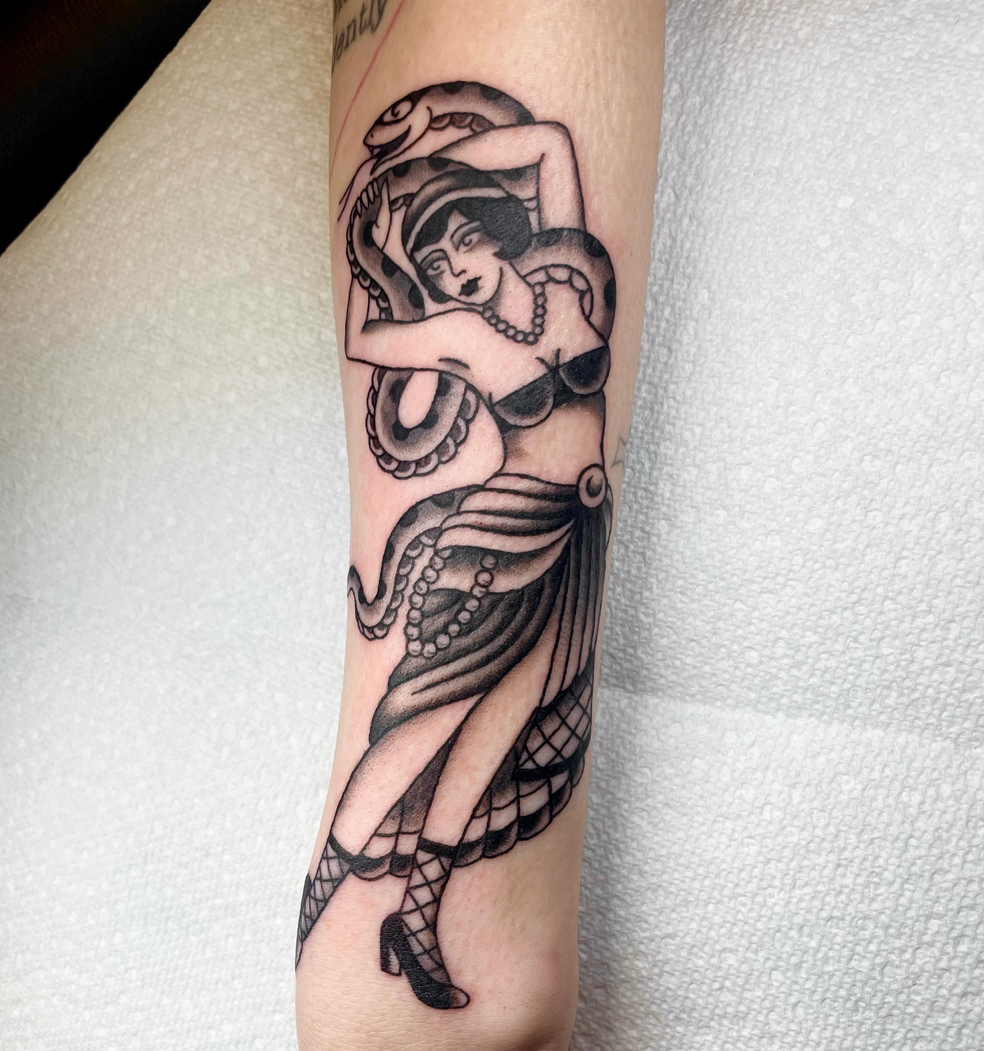 Tattoo by @toniaraye_tattoo — black_and_grey