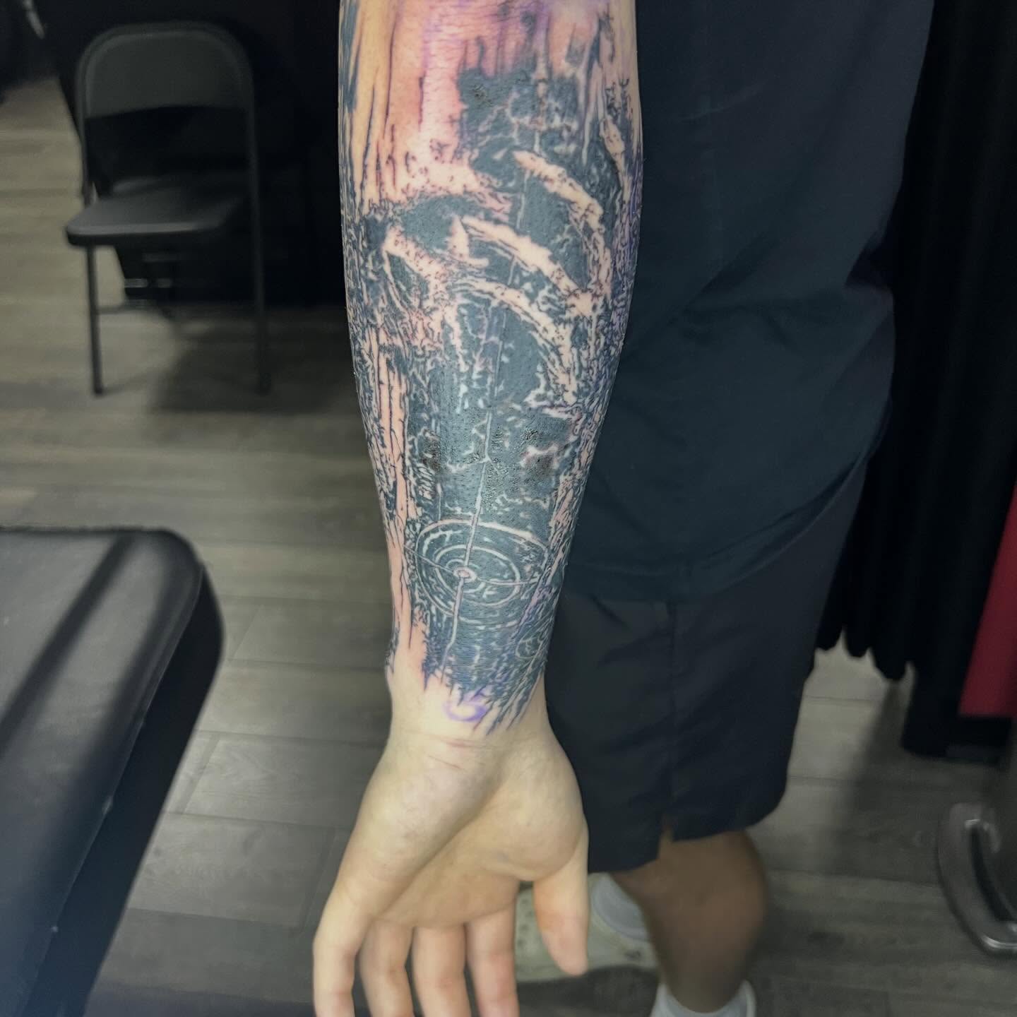 Tattoo by @darklunatattoos — dotwork, geometric