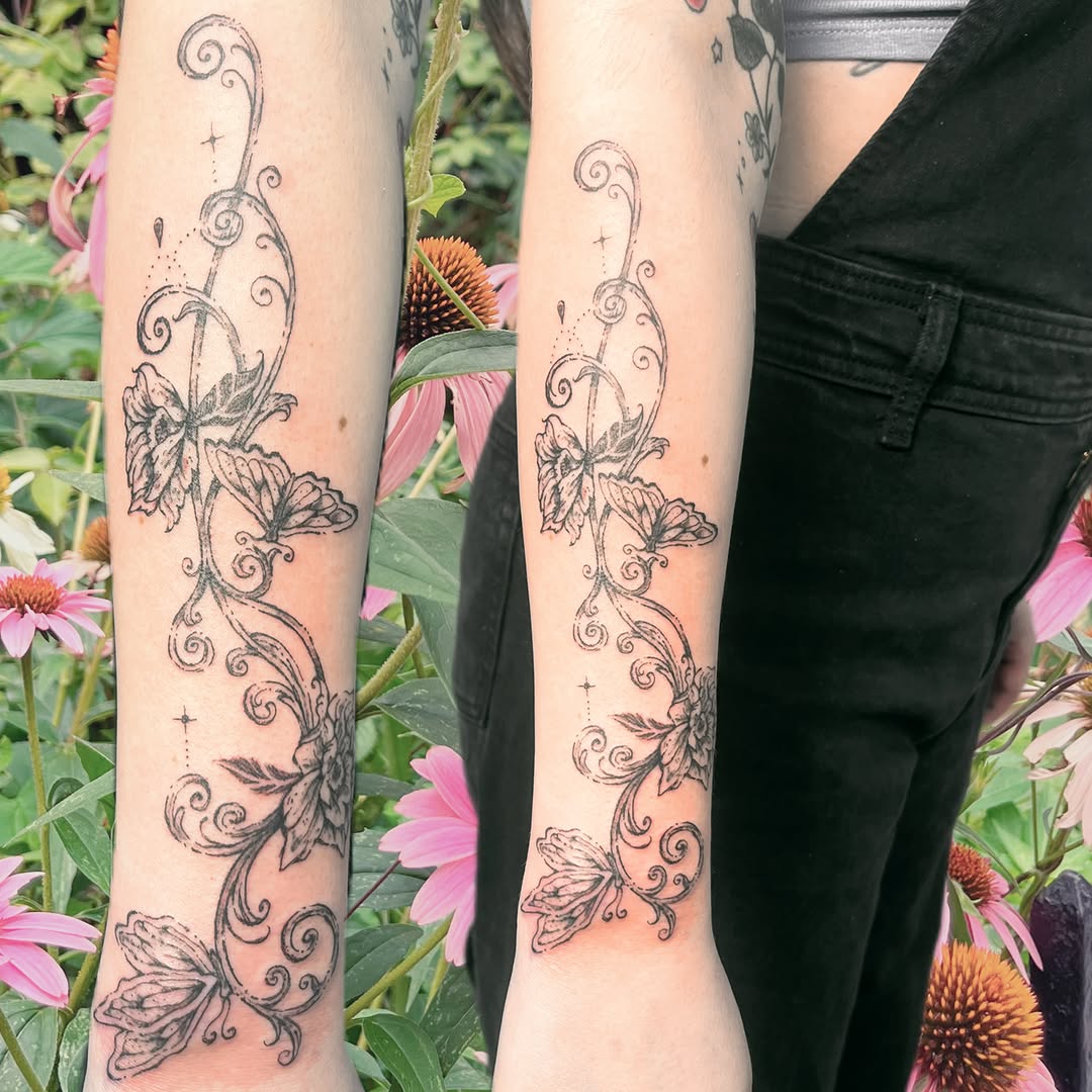 Tattoo by @little___altars โ black_and_grey