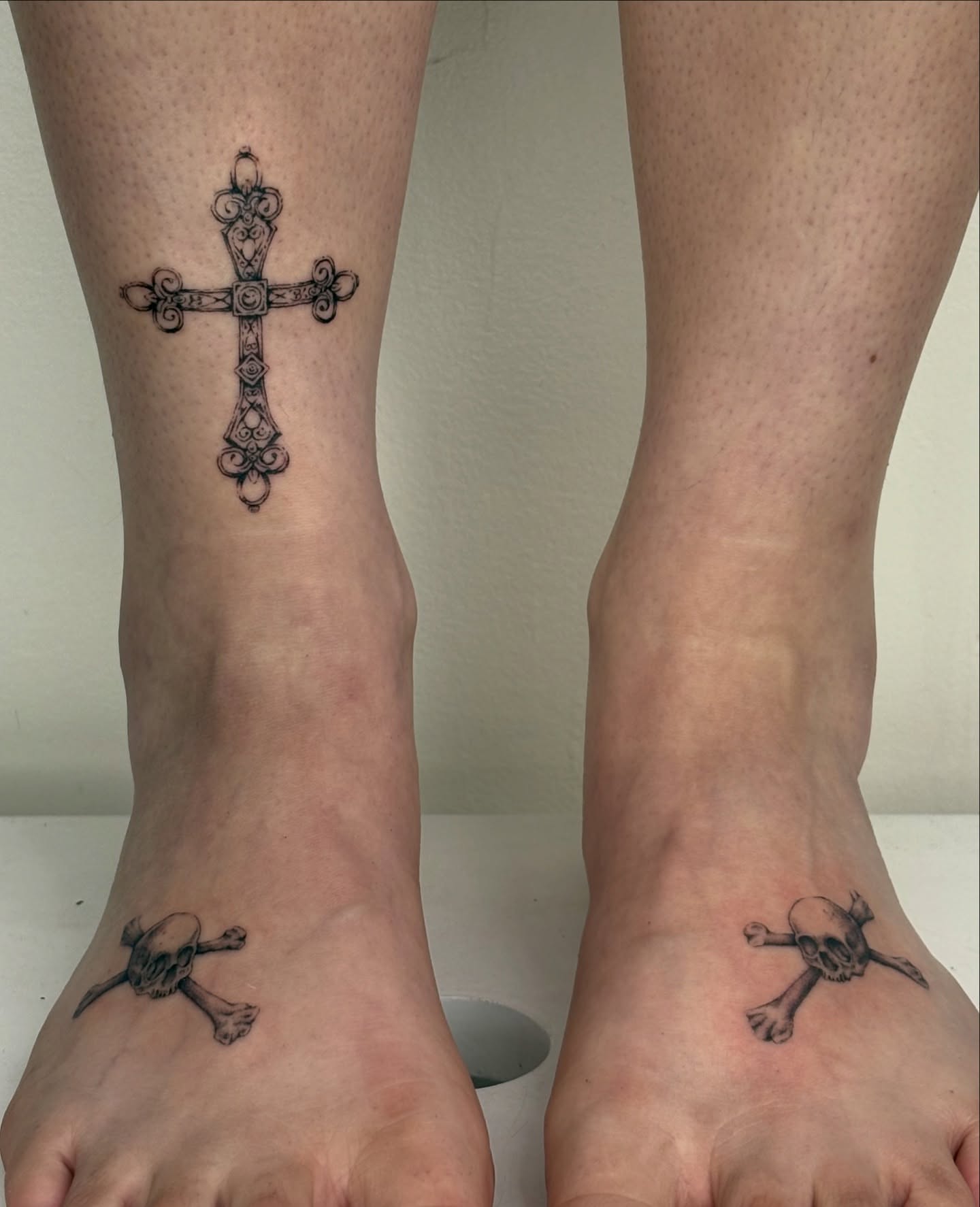 Cross and skull black and grey tattoo on the foot by ๐ป๐๐๐๐๐๐๐ โงห*ยฐเฟ