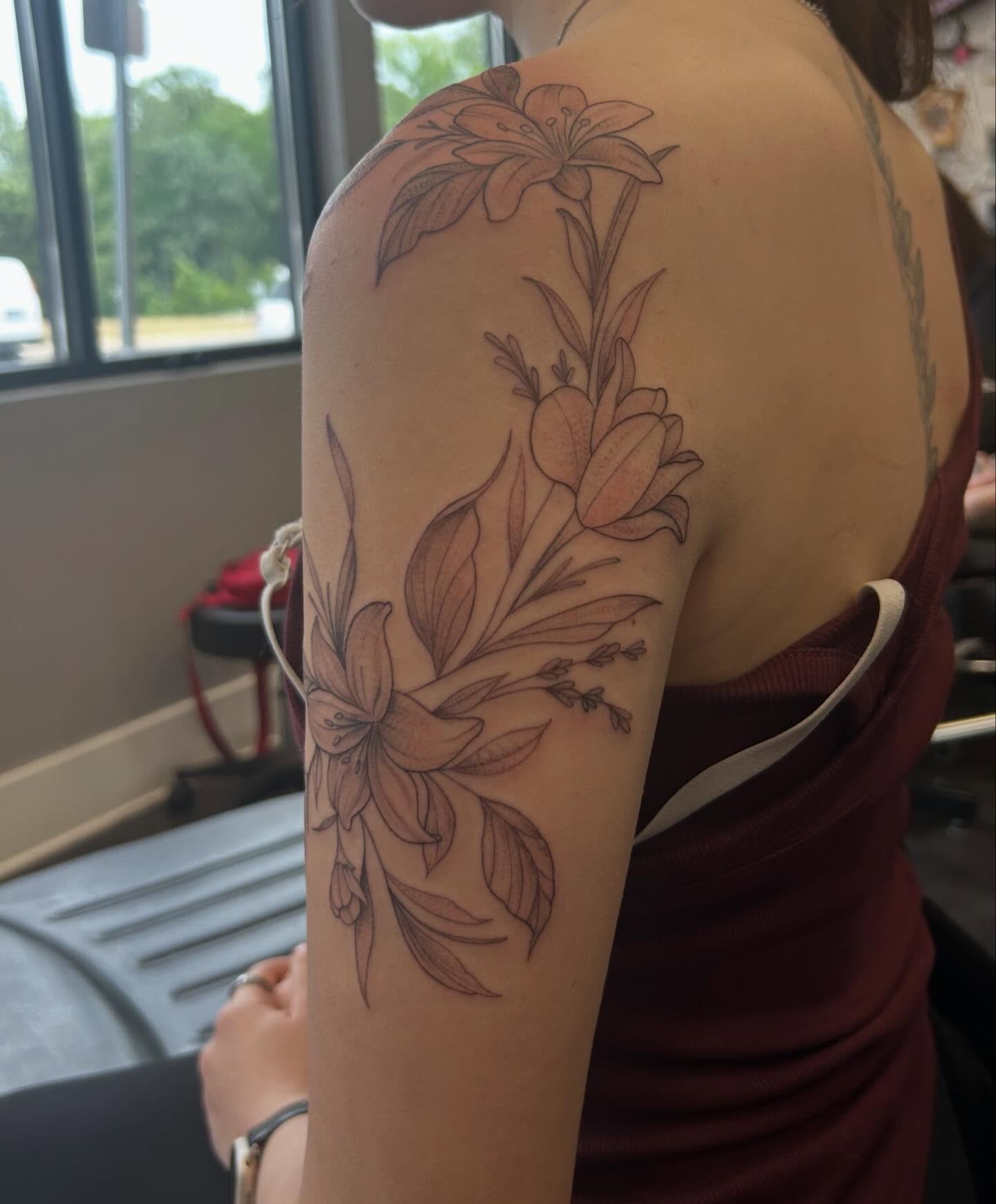 Tattoo by @samibattle — black_and_grey