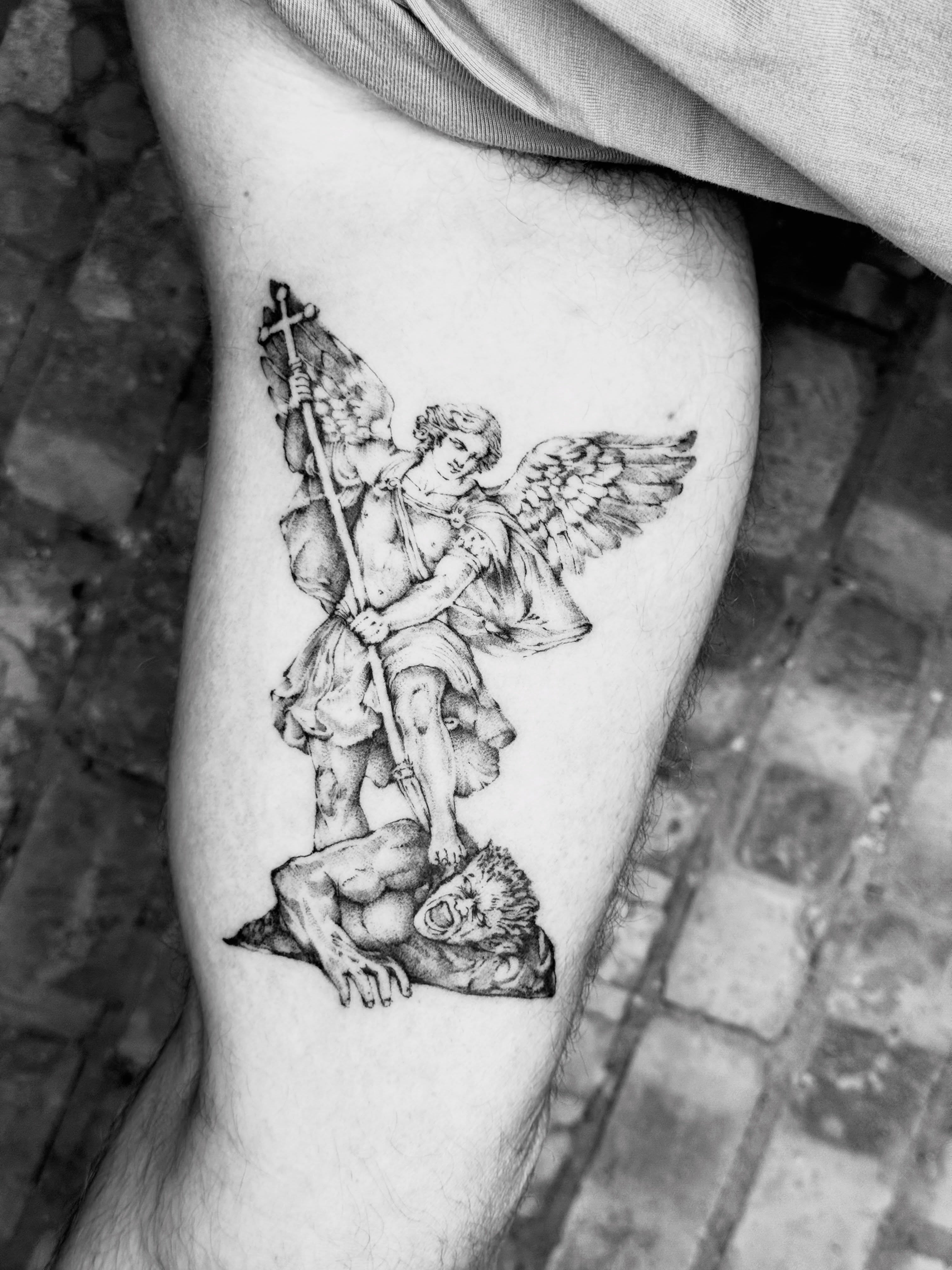 Tattoo by @passthesaltbitch β black_and_grey