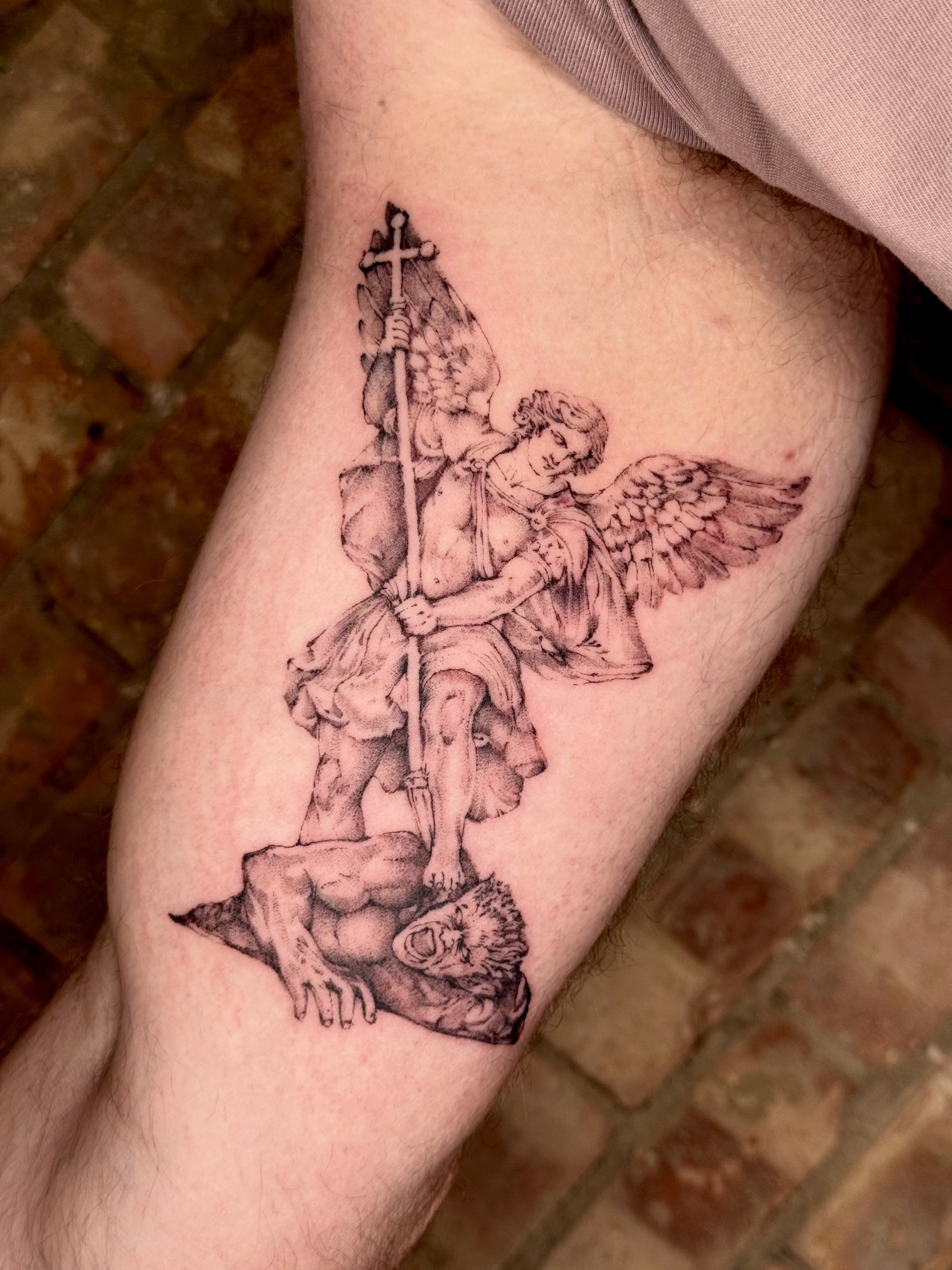 Tattoo by @passthesaltbitch β black_and_grey, realism
