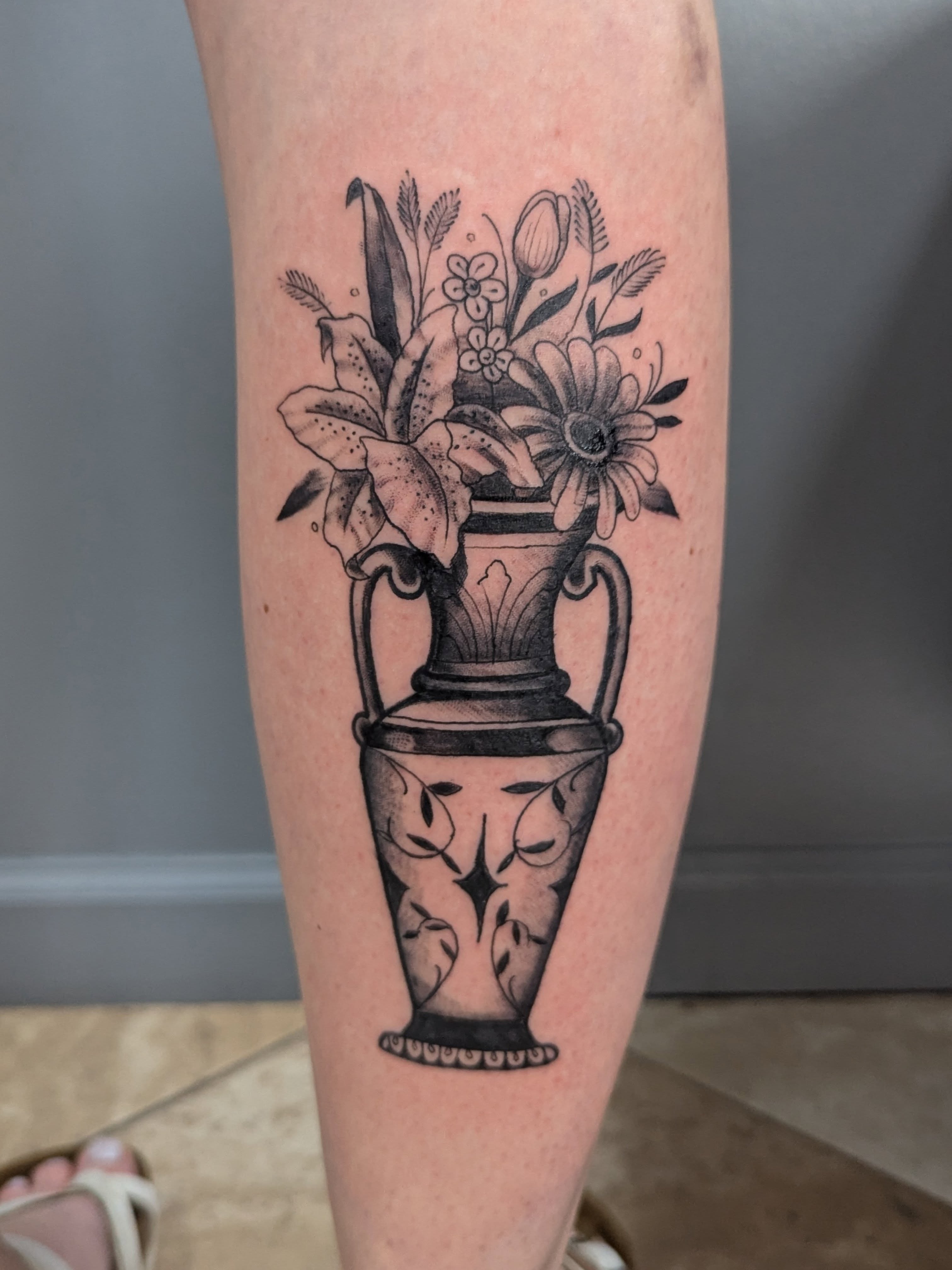 Tattoo by @bearclawtattoo — black_and_grey