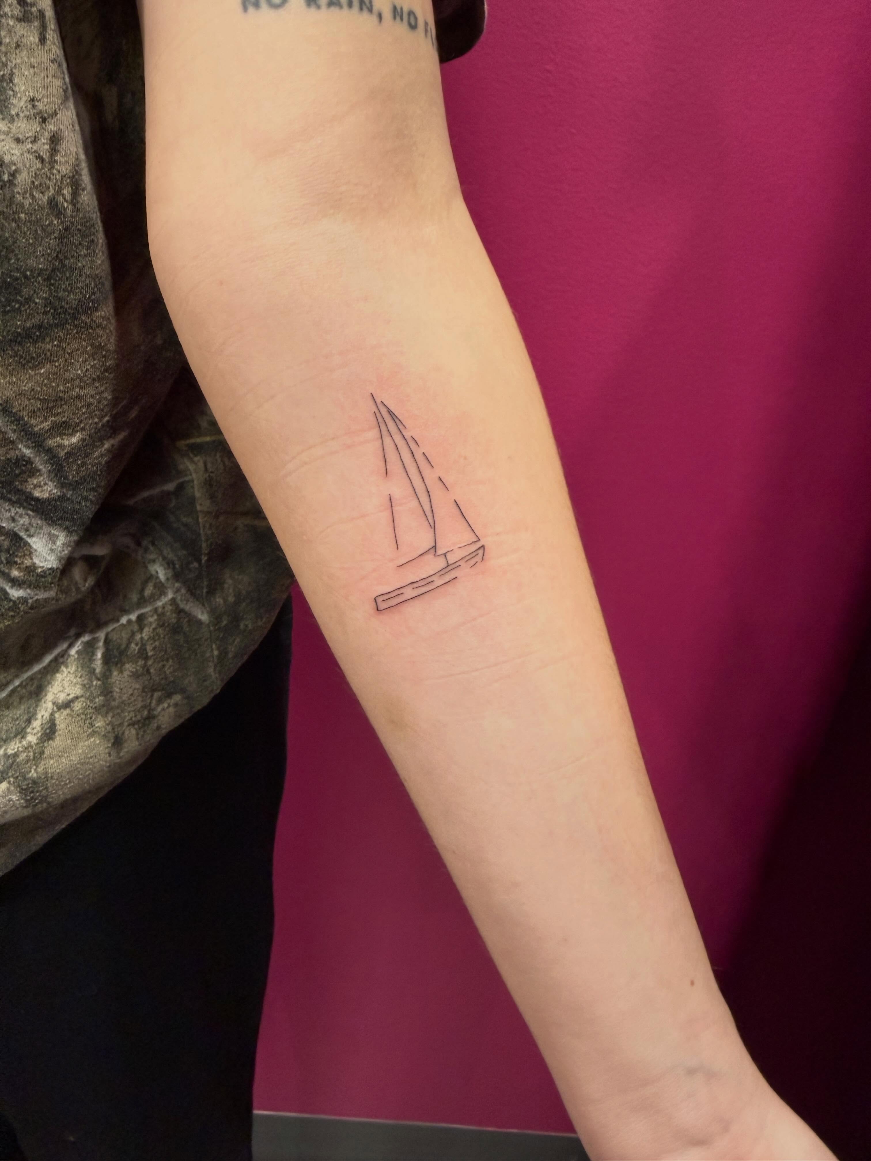 Tattoo by @pinkhousetattoo β minimalist