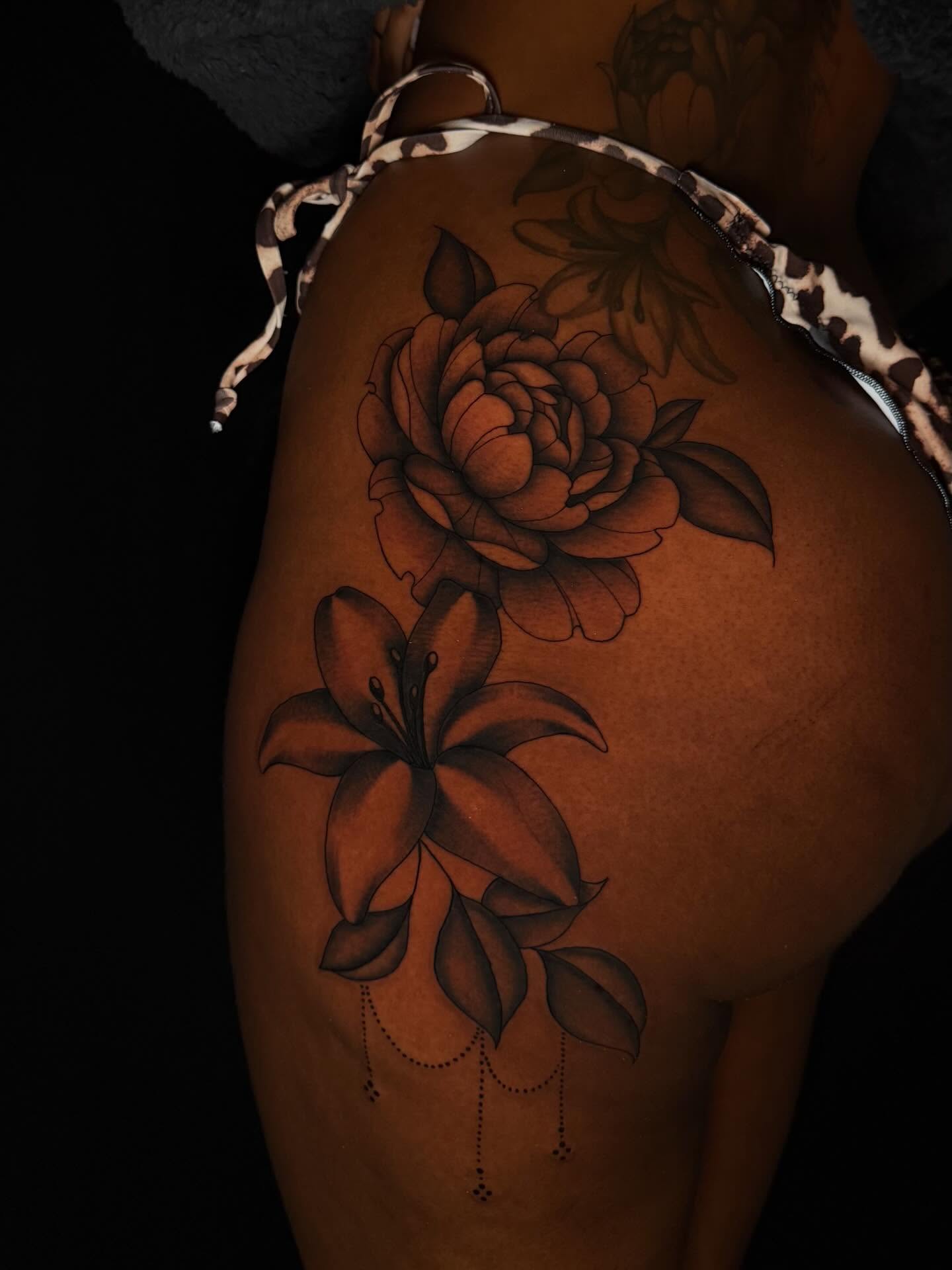 Tattoo by @markedbykris — black_and_grey