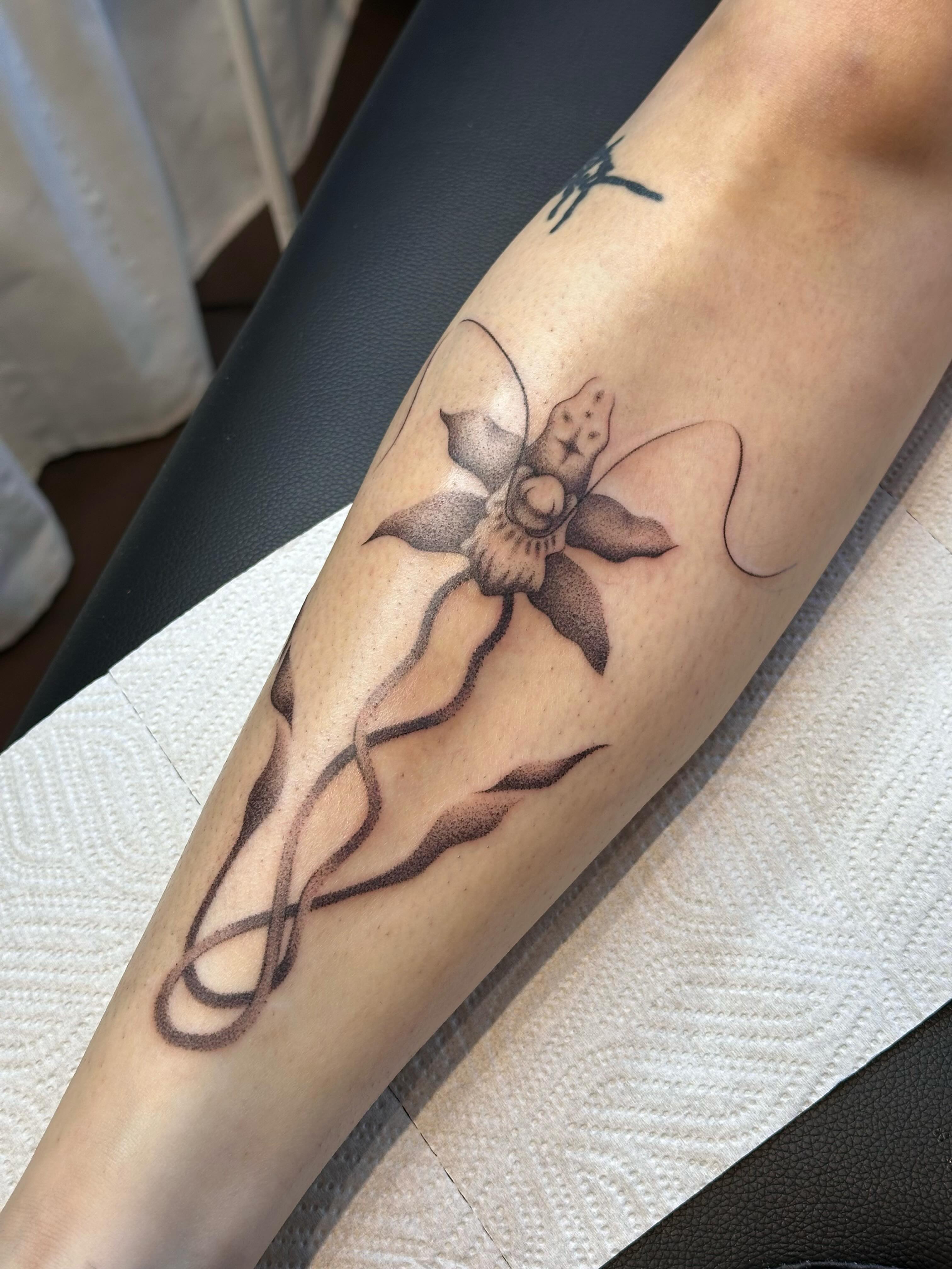 Tattoo by @rrrackham — black_and_grey