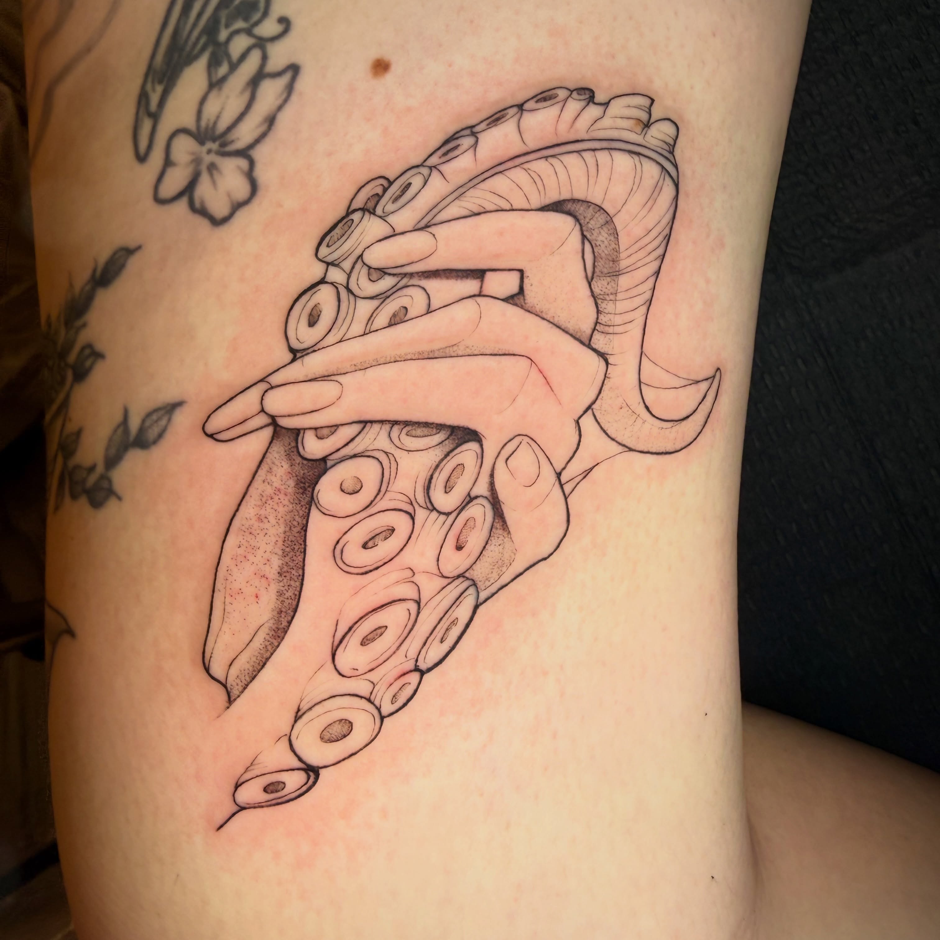 Octopus tentacles dotwork tattoo on the forearm by 𝕂𝕒𝕪𝕝𝕒 𝕄𝕒𝕣𝕚𝕖 𝔹𝕝𝕚𝕤𝕤