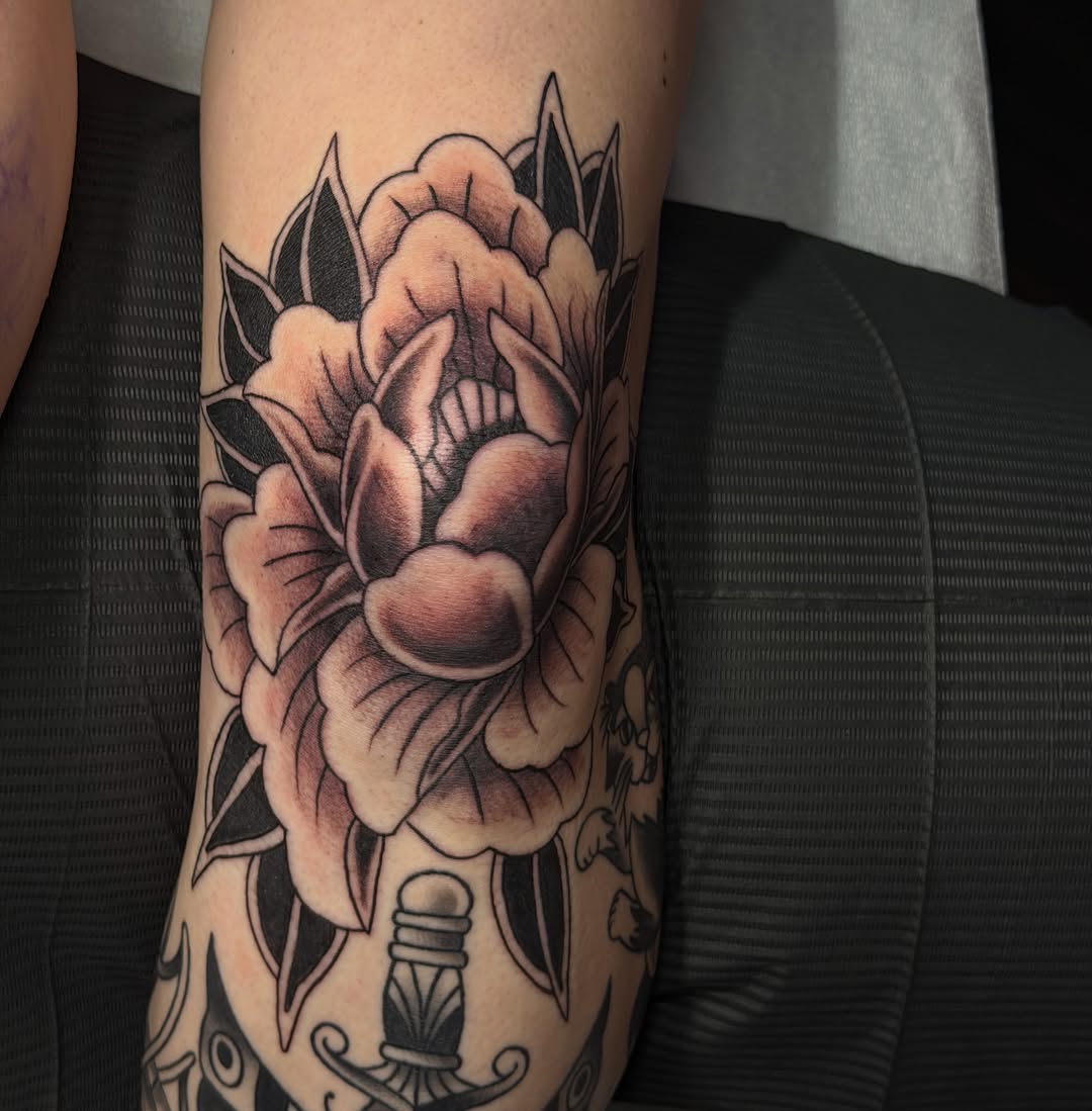 Tattoo by @sarahbobbyart — american_traditional