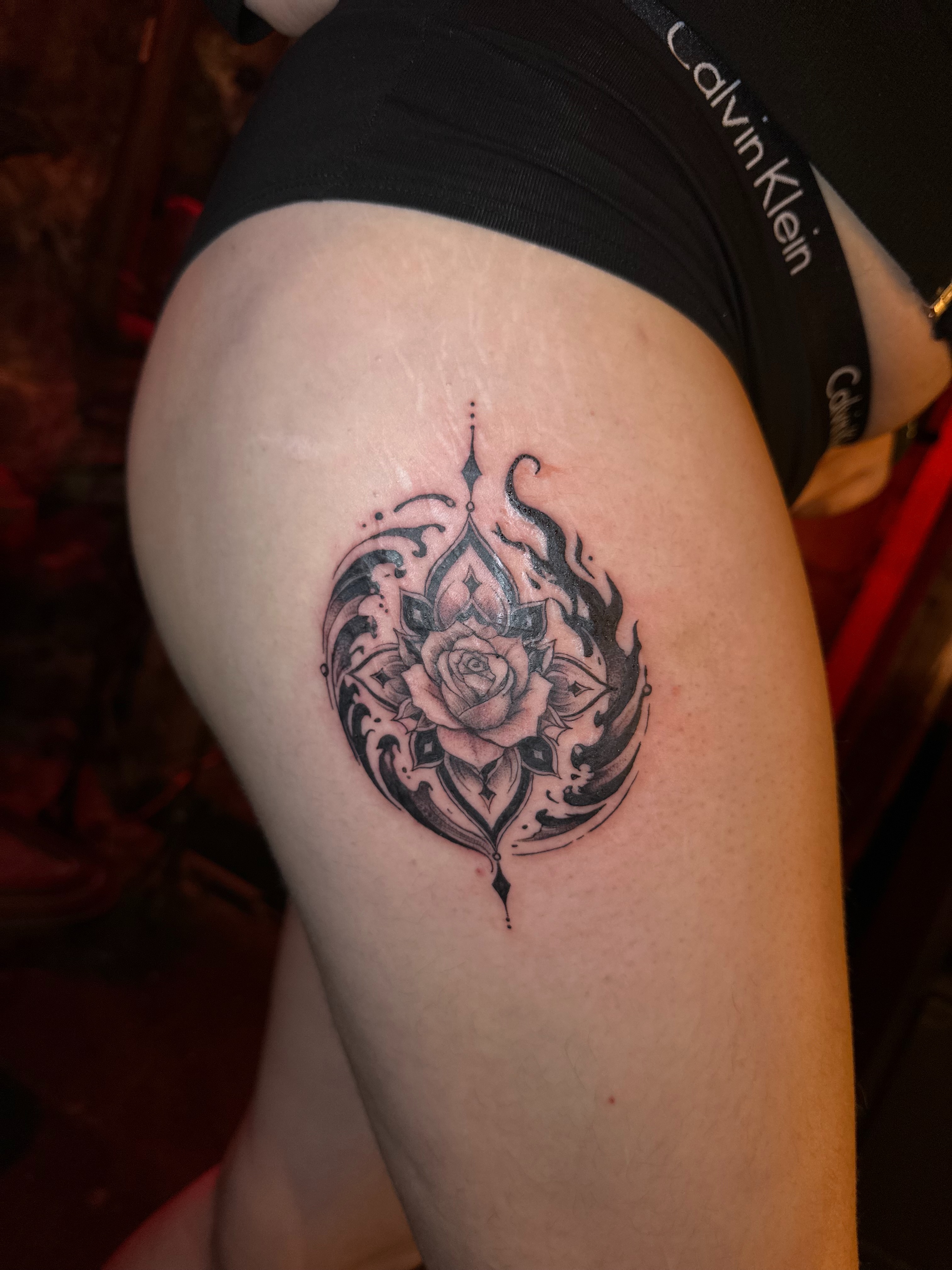 Tattoo by @lunettatt — black_and_grey, geometric