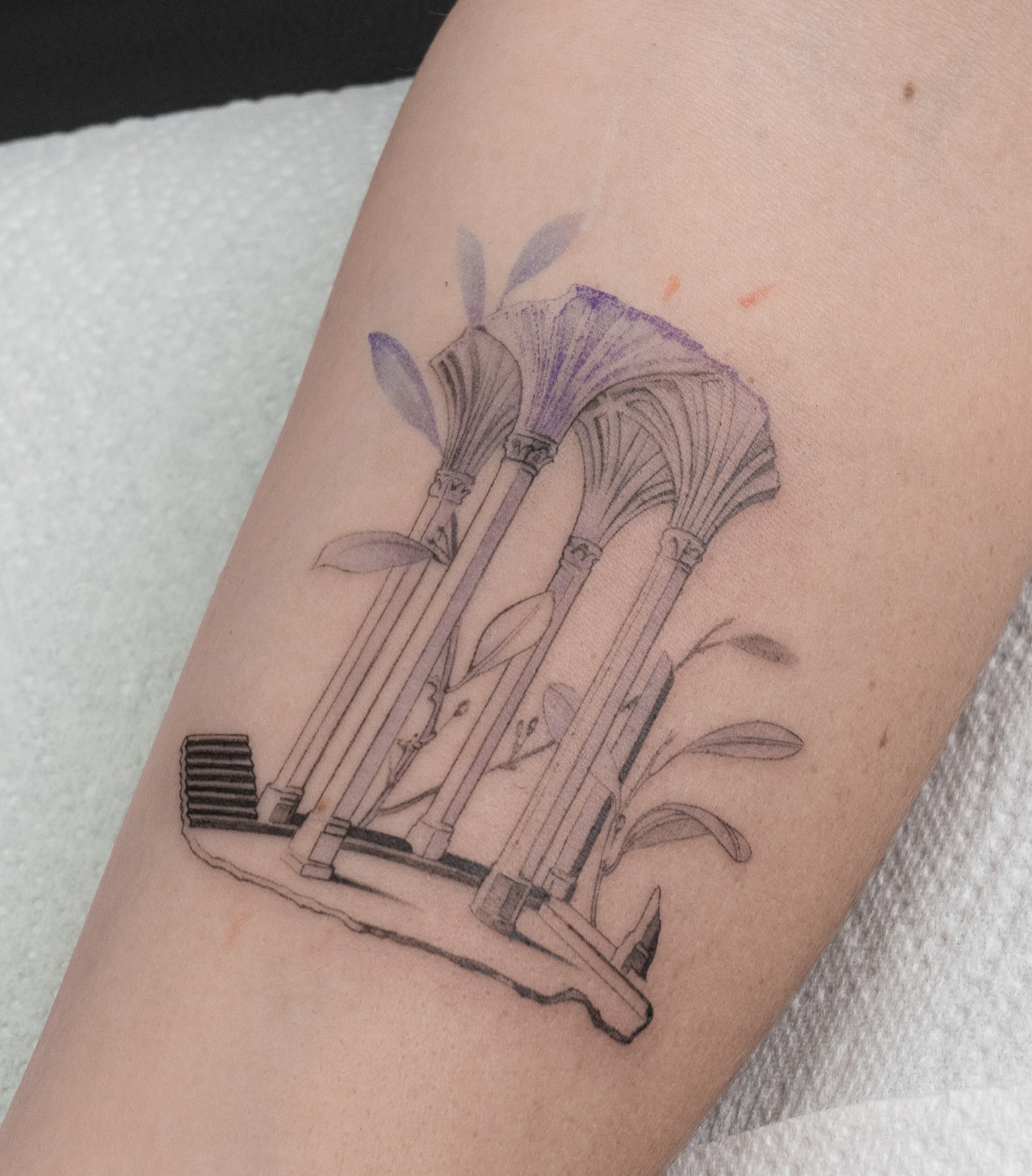 Tattoo by @lemontreeink — black_and_grey