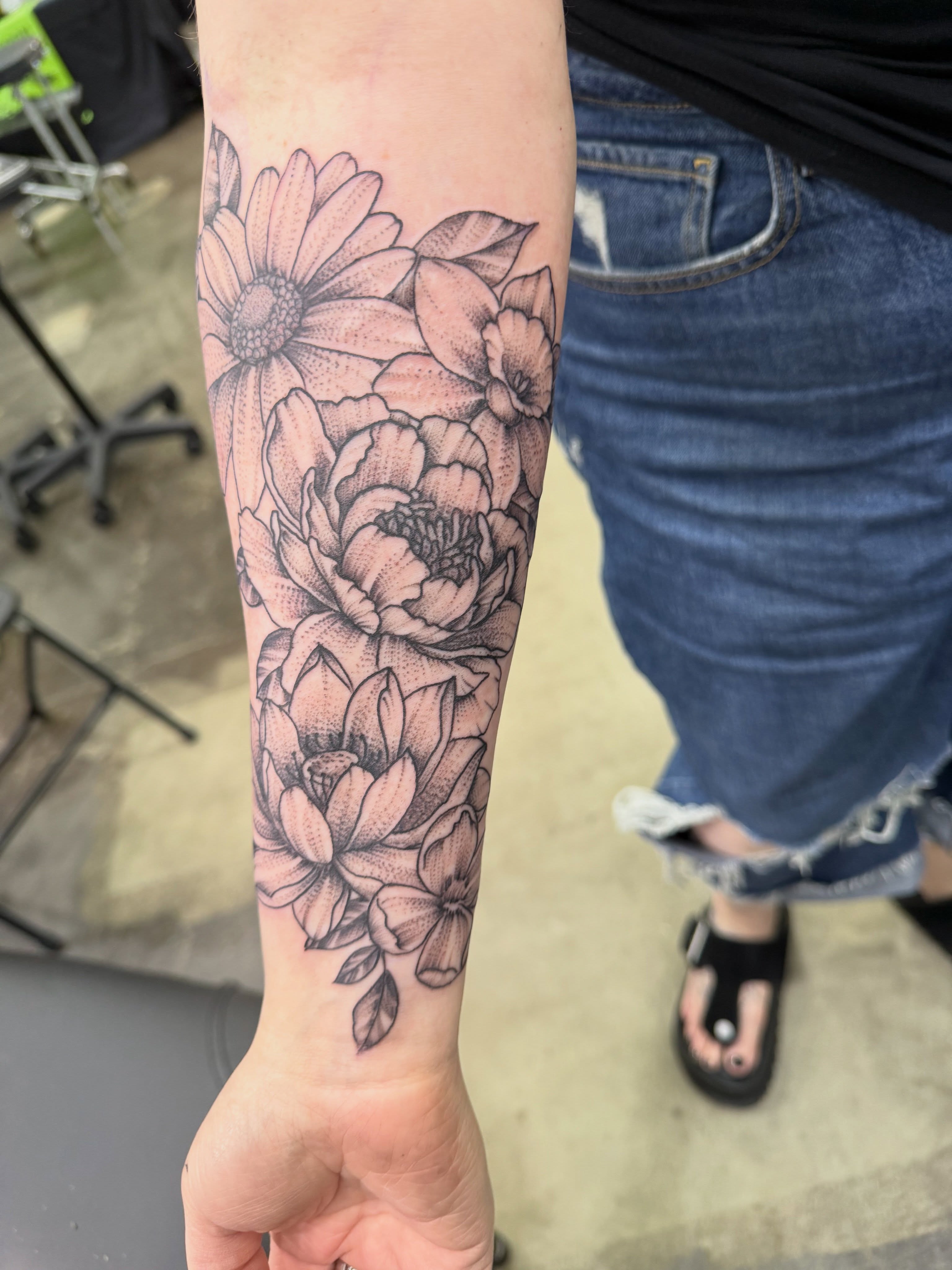 Flowers dotwork tattoo on the forearm by Dave Potavin, Erlanger, Kentucky