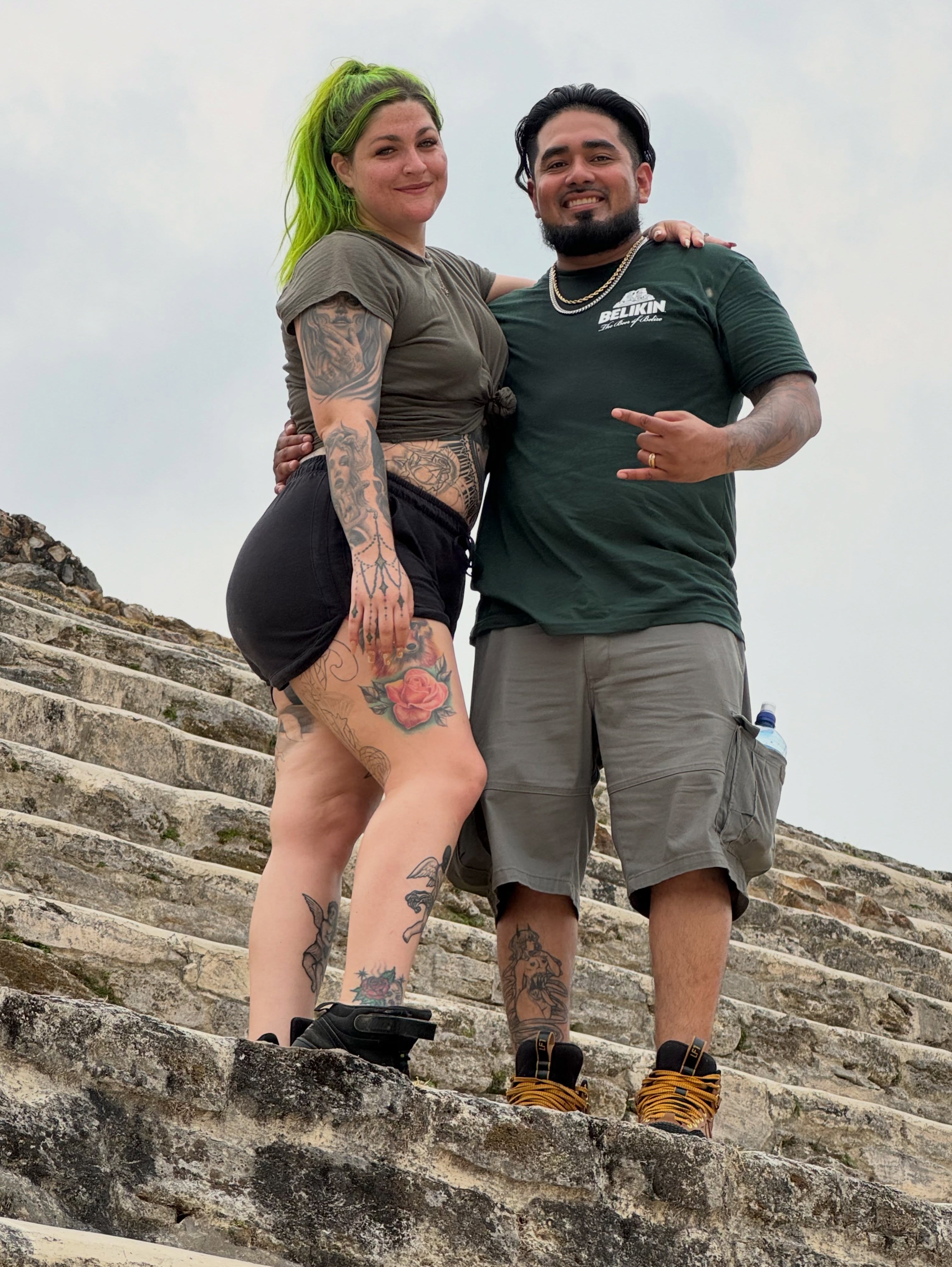 Rose American traditional tattoo on the leg by 𝓡𝓪𝔂𝓬𝓱𝓲𝓵𝓵 [ᴛᴀᴛᴛᴏᴏ ᴀʀᴛɪꜱᴛ] 💚