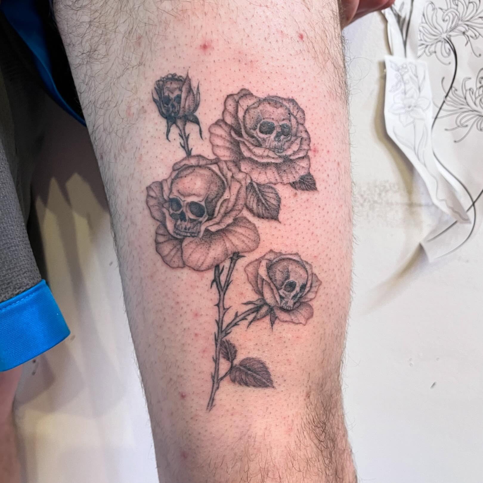Skulls and roses realism tattoo on the forearm by 🌼DaisyDaiz🕸️