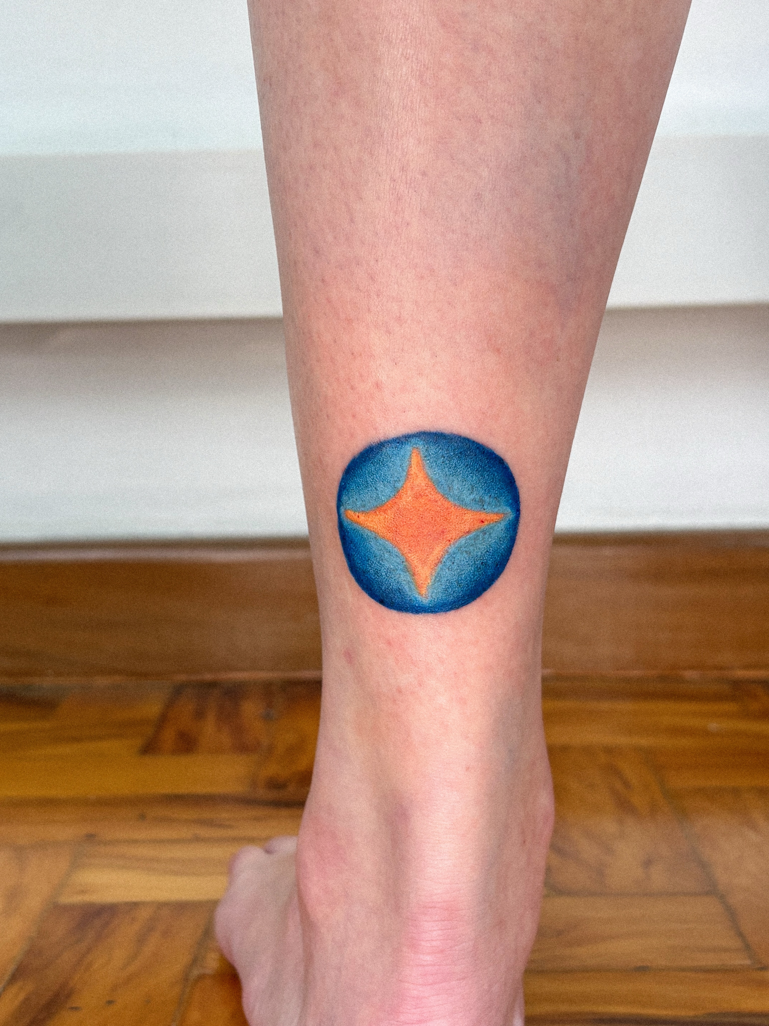 Tattoo by @juliatatua — dotwork