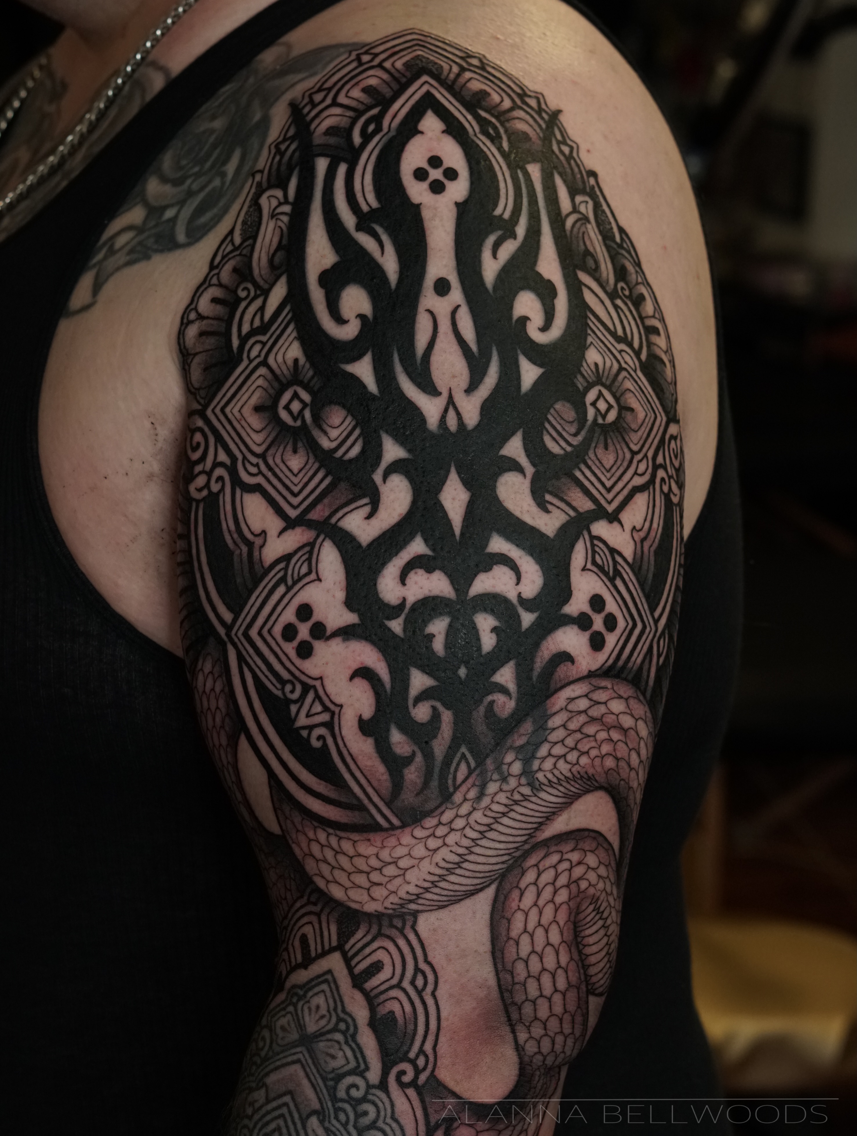 Tattoo by @alannabellwoods — black_and_grey, geometric
