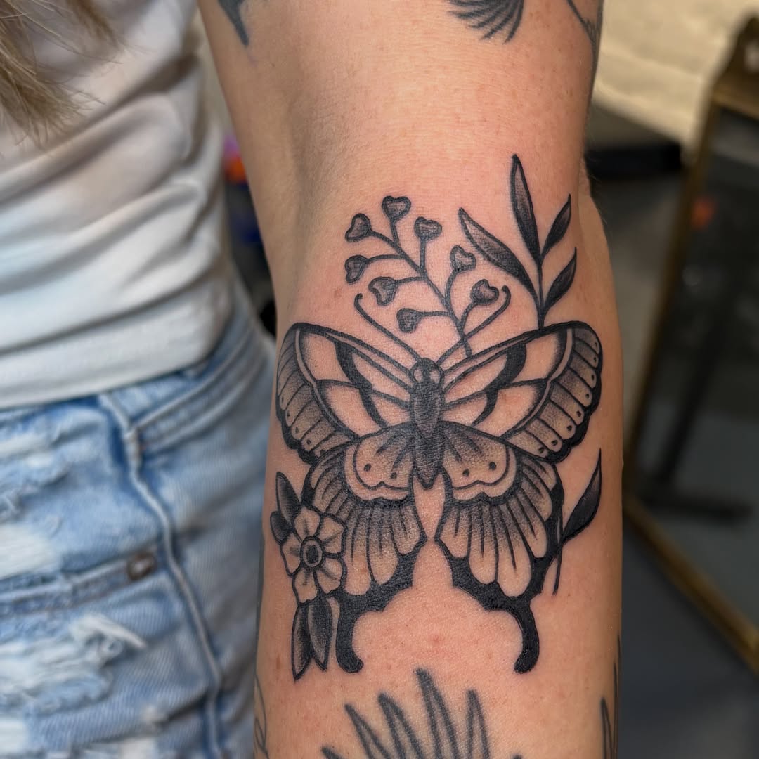 Tattoo by @zackloscar β black_and_grey