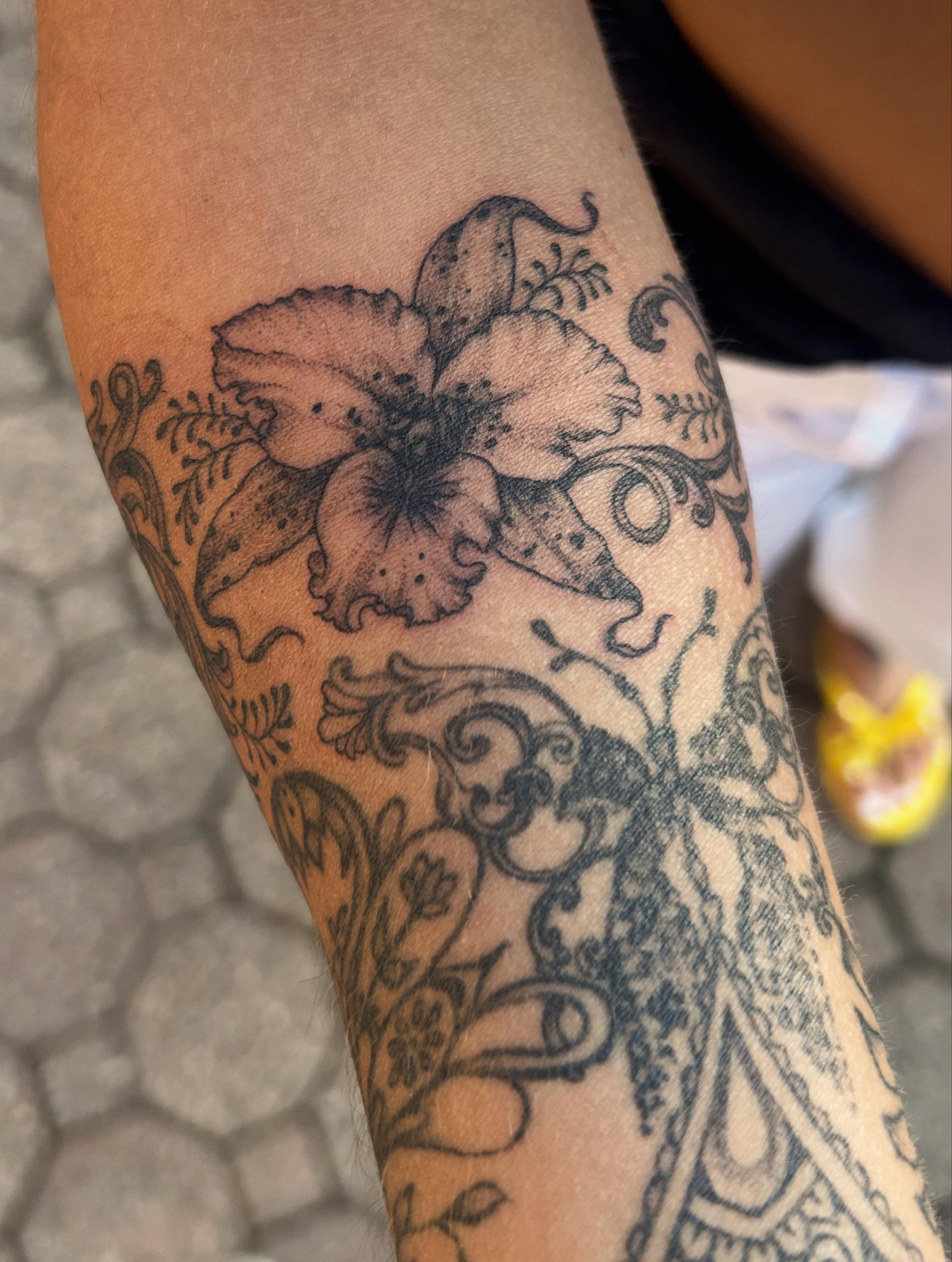 Tattoo by @stonyh4wk — black_and_grey