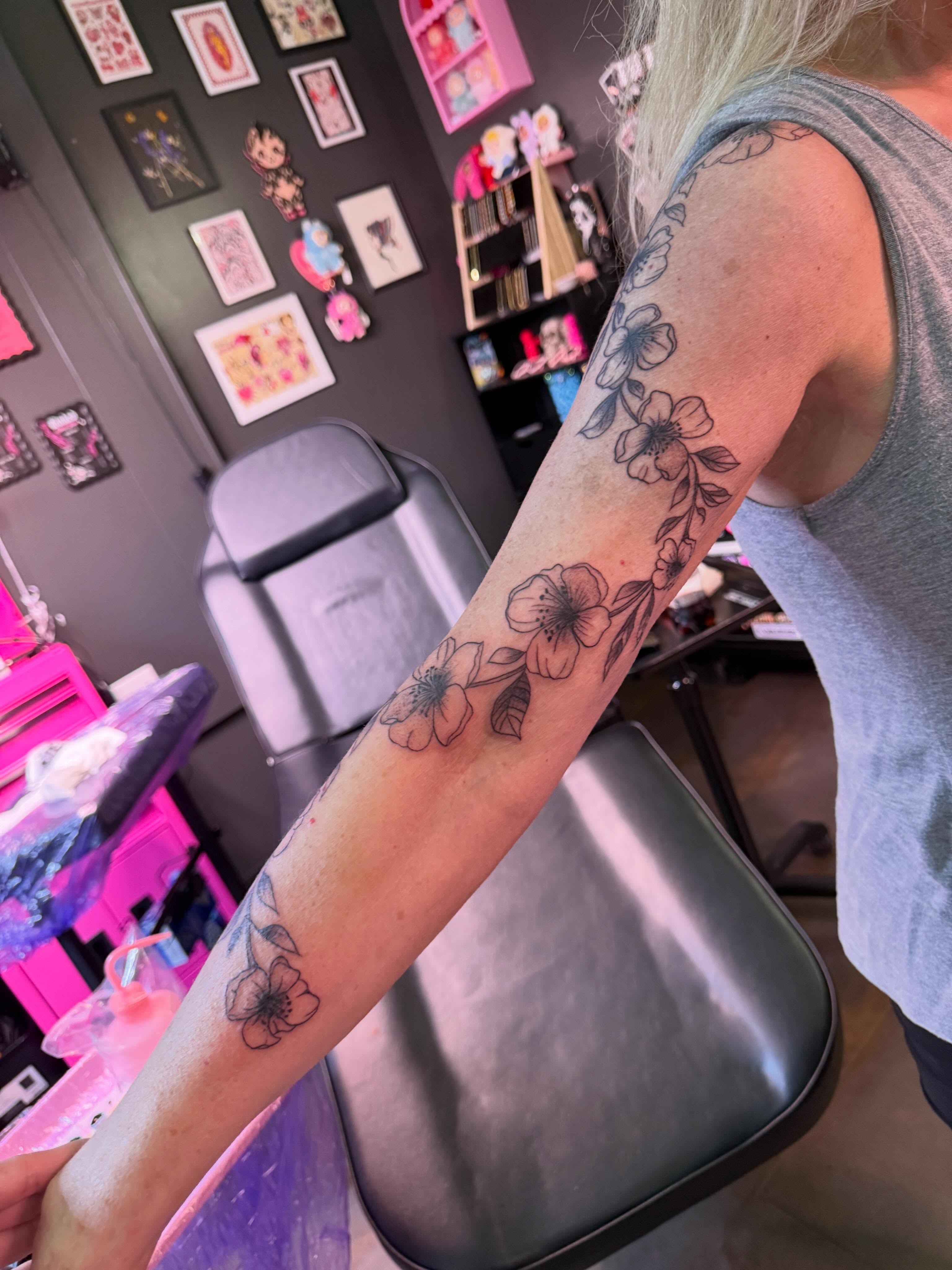Tattoo by @lea_tattooine — black_and_grey