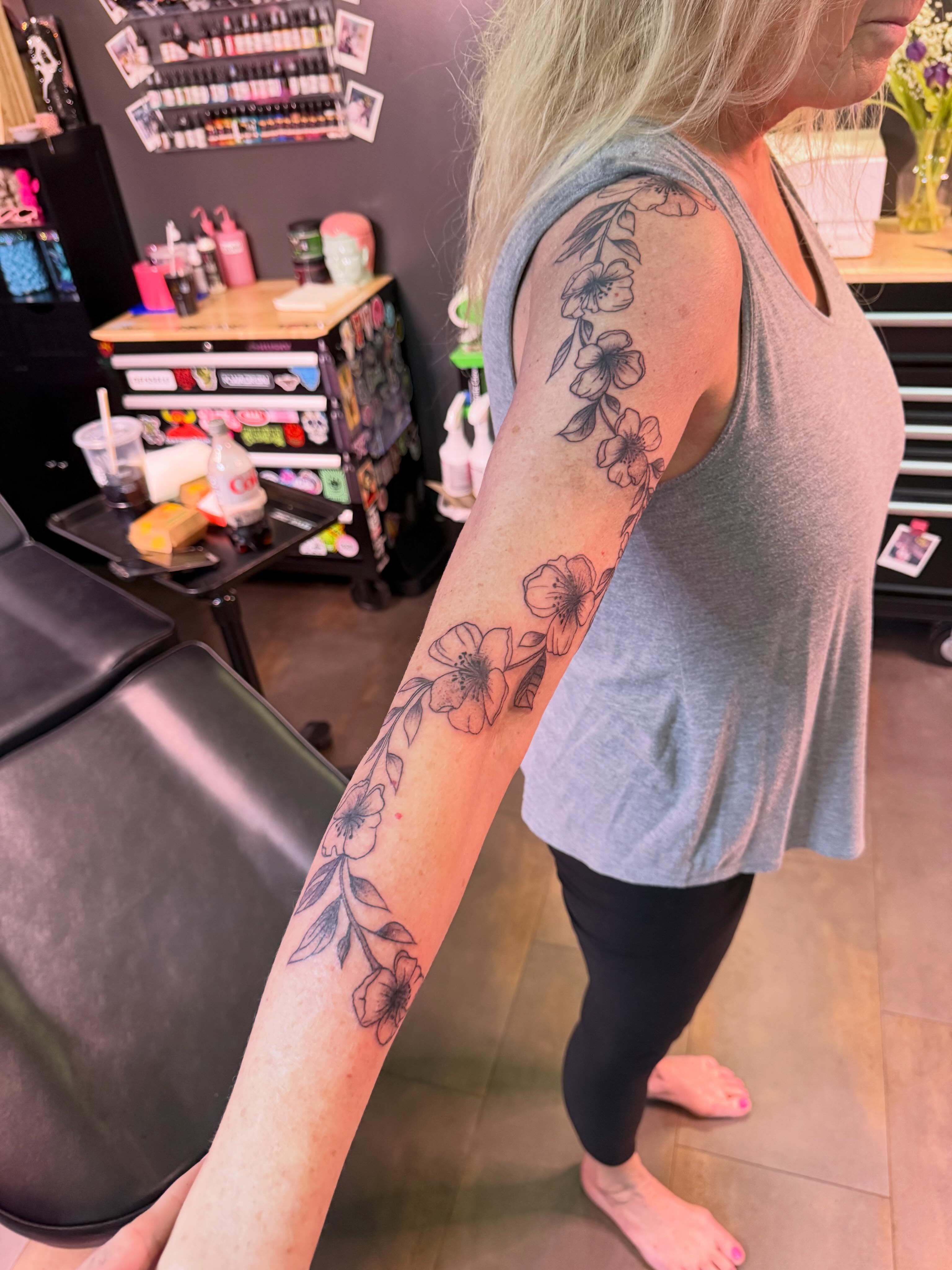 Tattoo by @lea_tattooine — black_and_grey