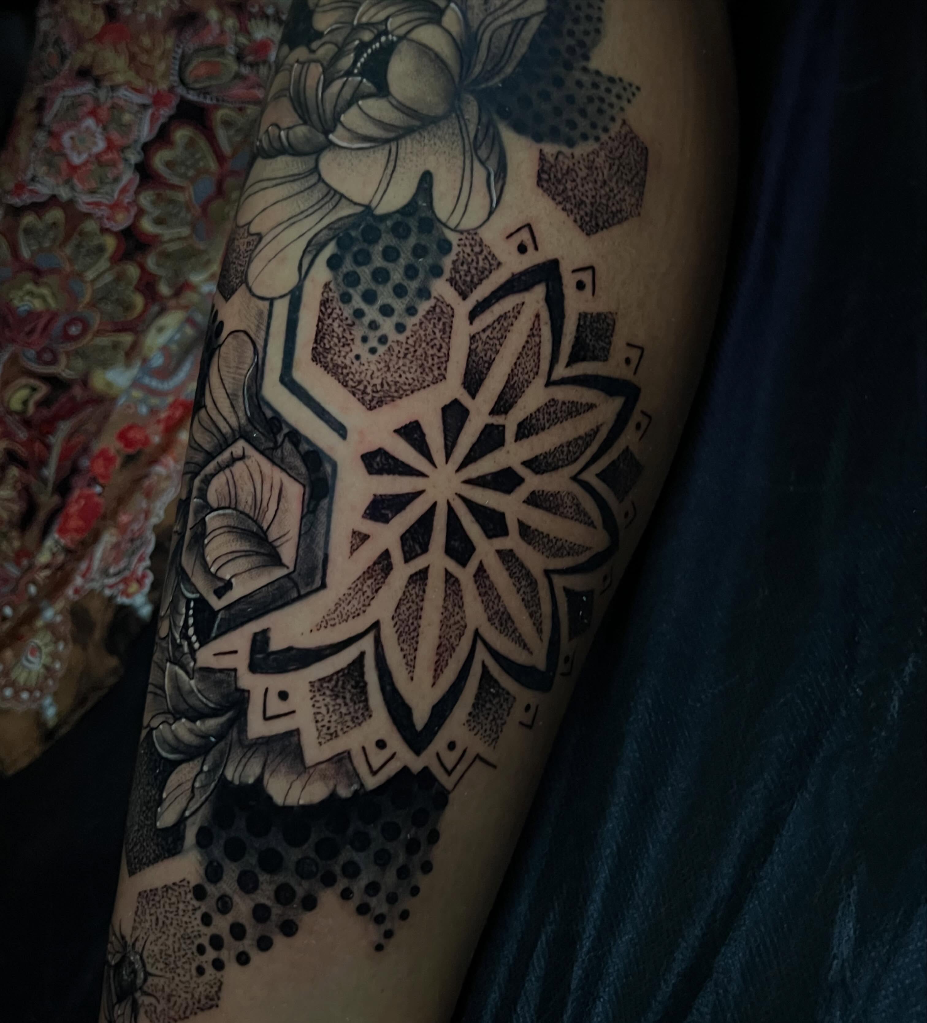 Tattoo by @frankendots — dotwork, geometric
