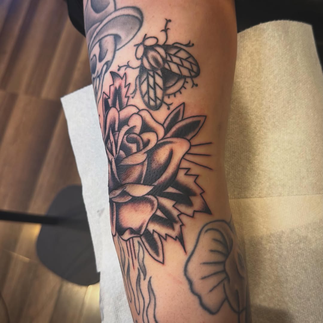 Tattoo by @jordytattsyou — black_and_grey