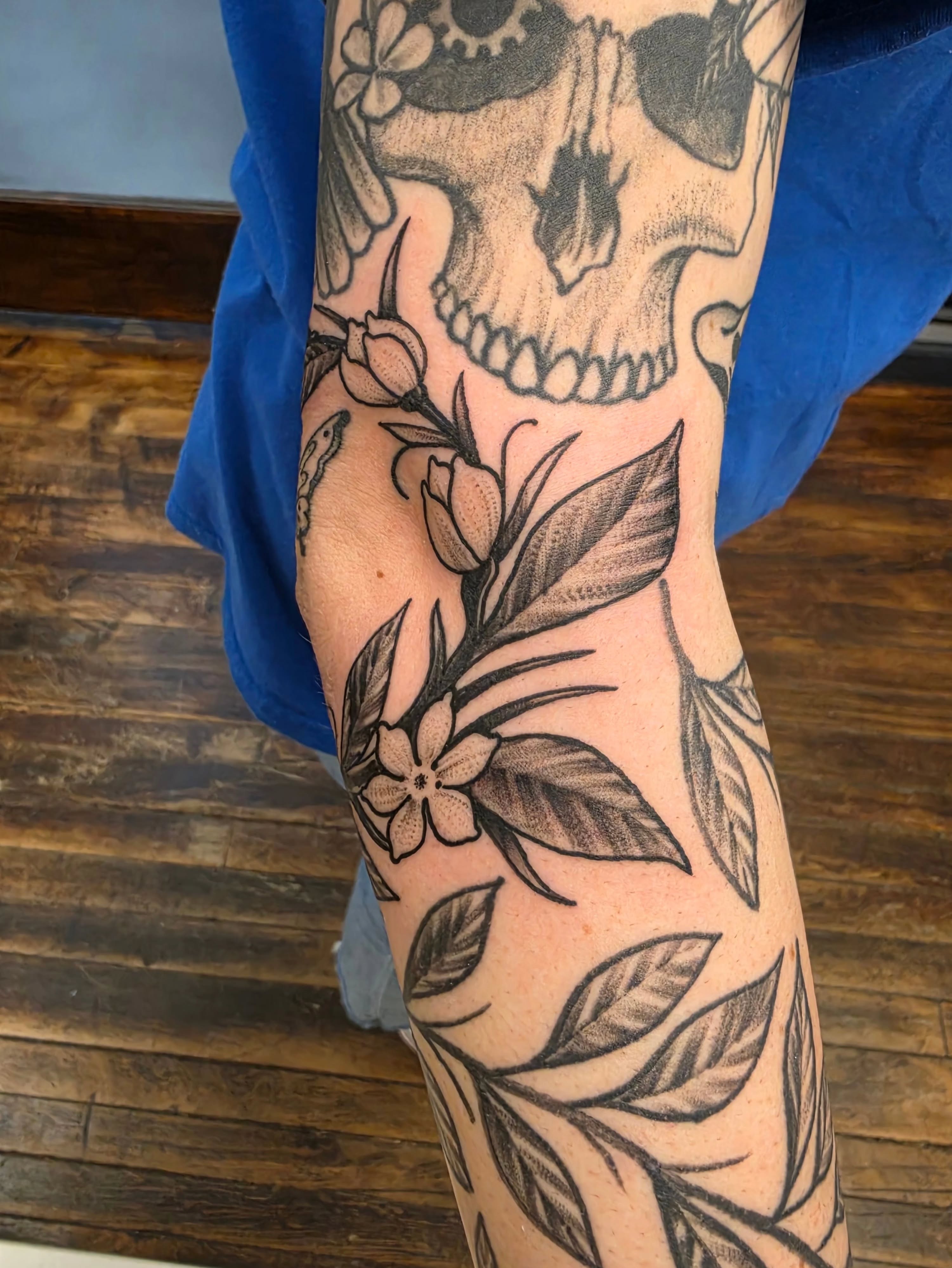 Tattoo by @meckborg โ black_and_grey, dotwork