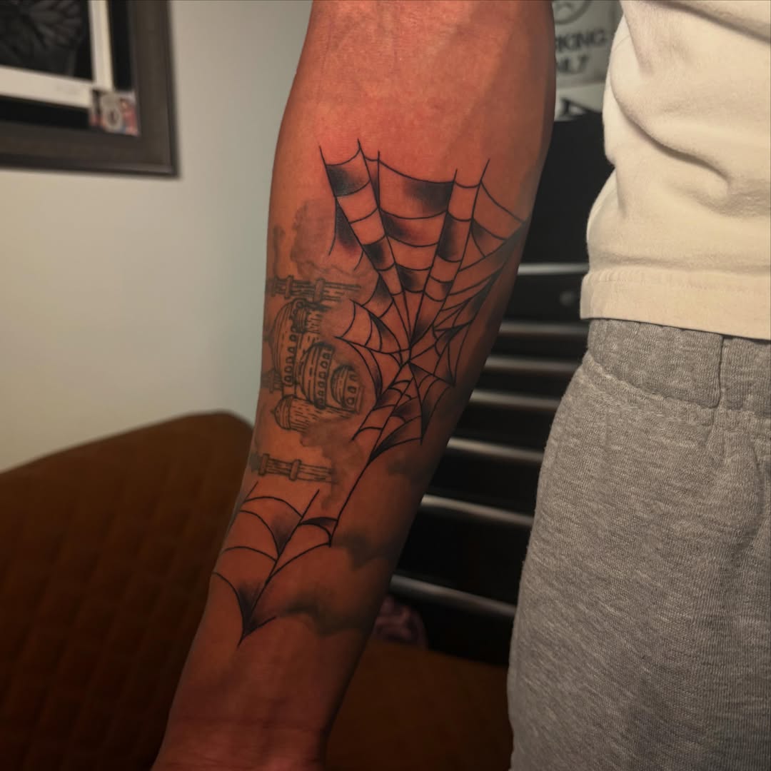Tattoo by @morbid_studioss — geometric