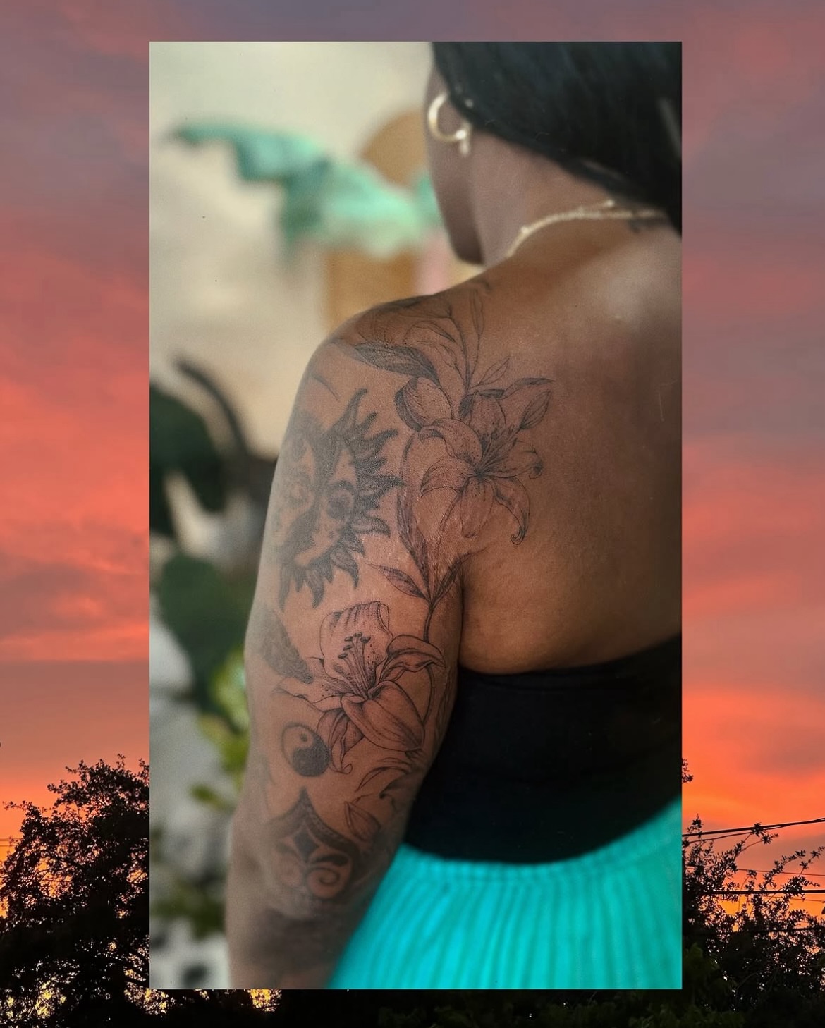 Floral arrangement black and grey tattoo on the shoulder by 𝗠𝗶𝗱𝗻𝗶𝗴𝗵𝘁 〰️ 𝕄𝕠𝕠𝕟𝕝𝕚𝕘𝕙𝕥