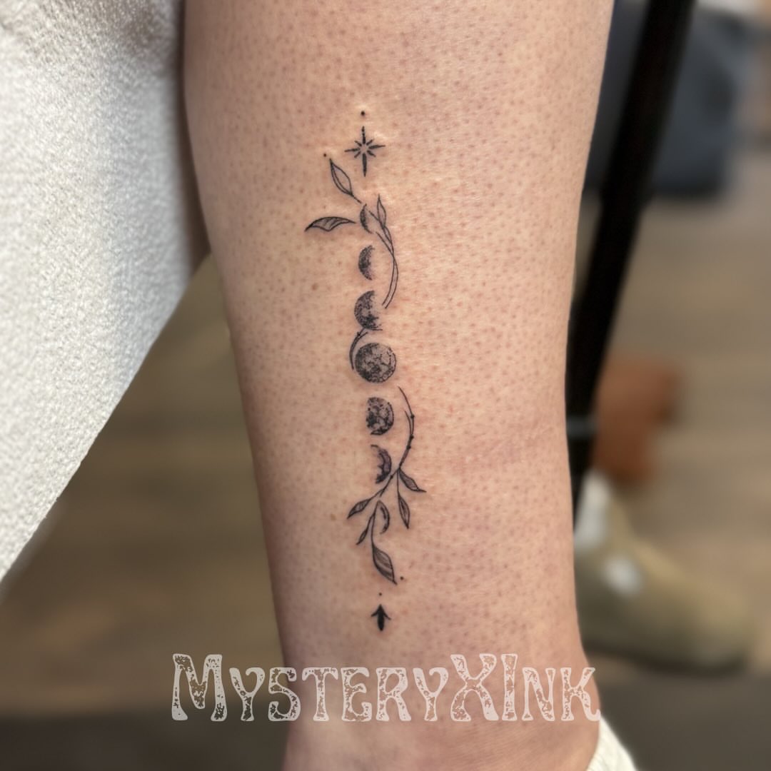 Tattoo by @mysteryxink — dotwork, minimalist