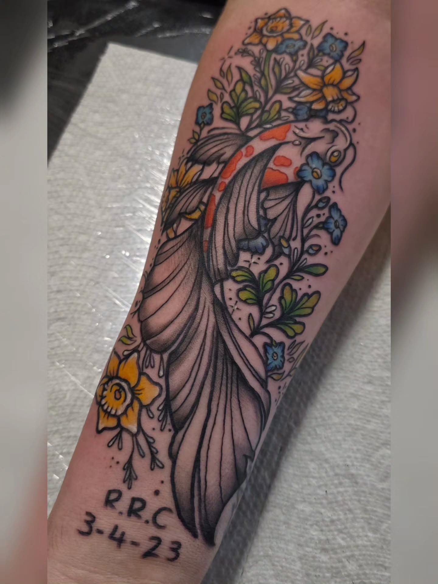 Tattoo by @moe_inkz — american_traditional, dotwork