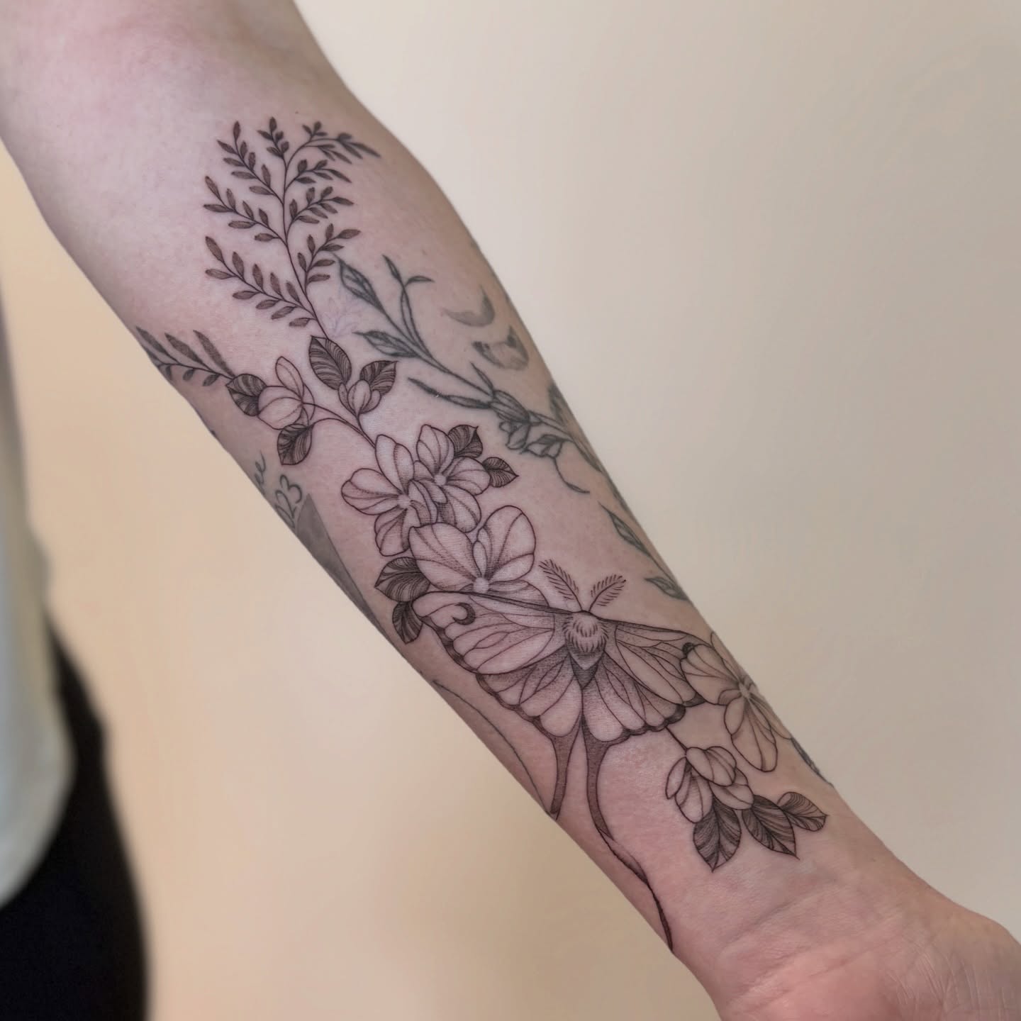 Tattoo by @amp.tattoos — black_and_grey