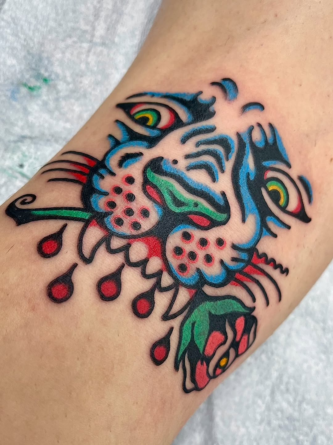 Tattoo by @jonnybearhands — american_traditional