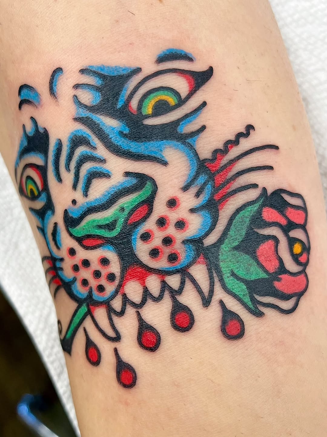 Tattoo by @jonnybearhands — american_traditional
