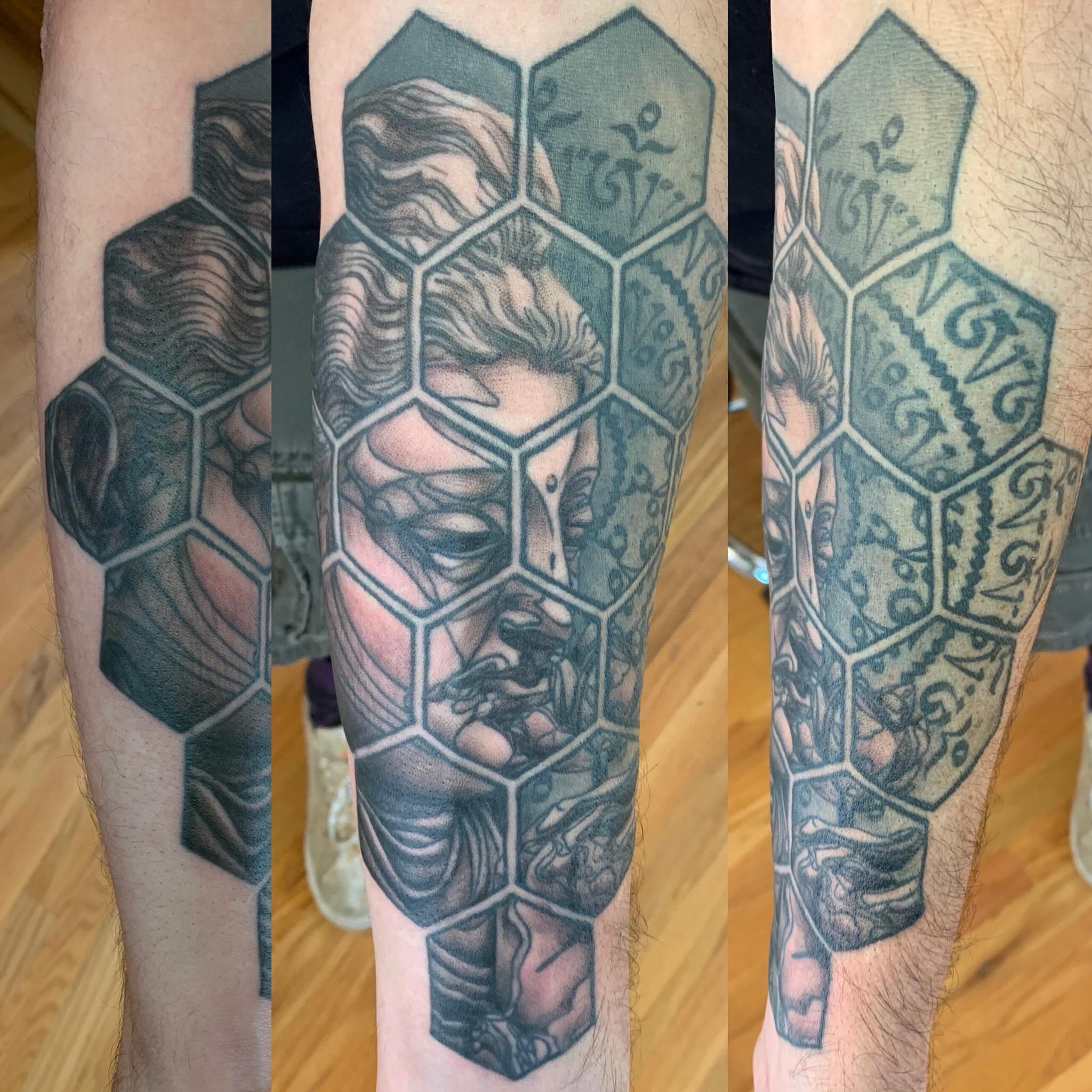 Tattoo by @michasoltattoo — geometric