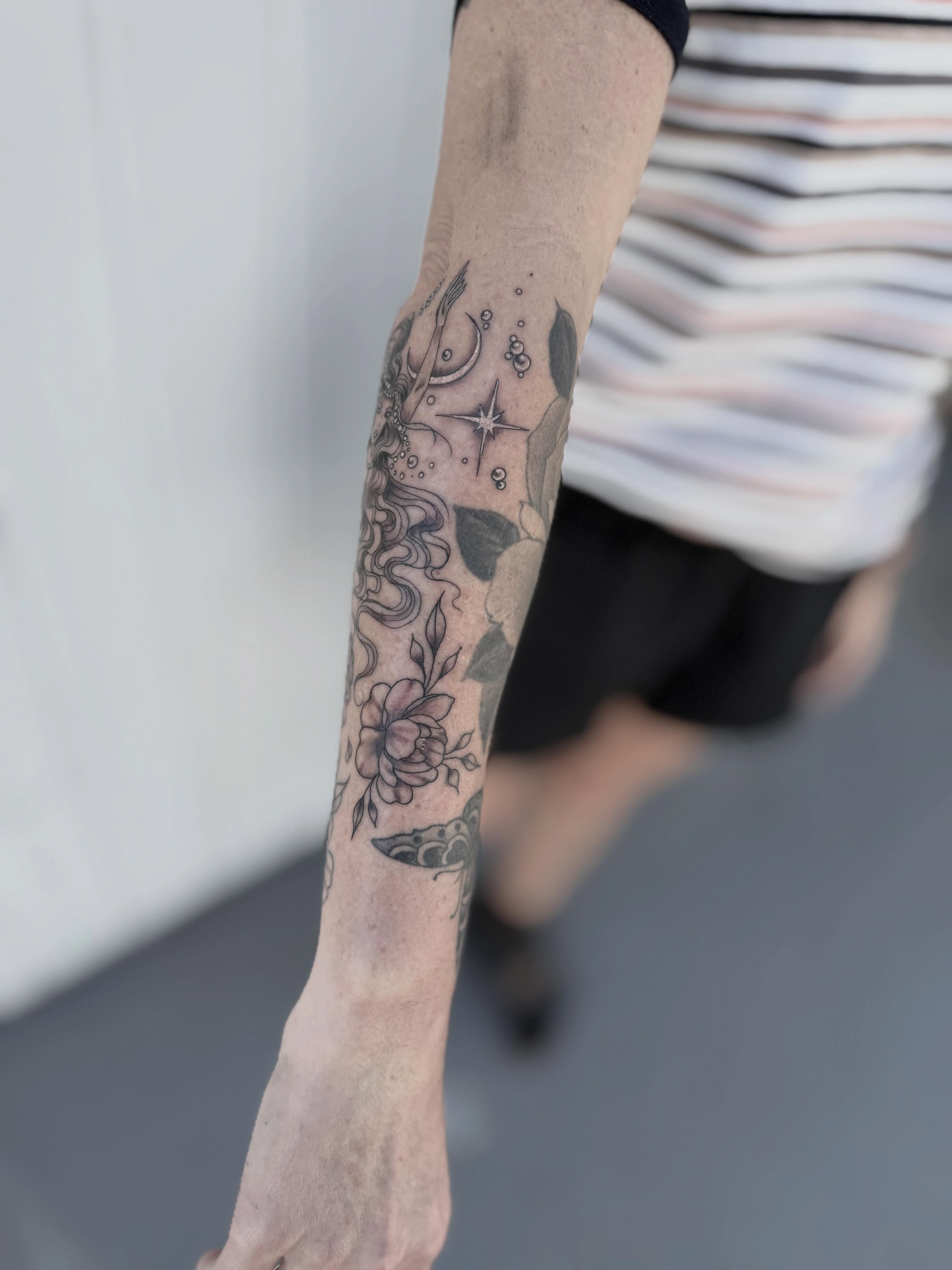 Tattoo by @jabbeytattoo — black_and_grey