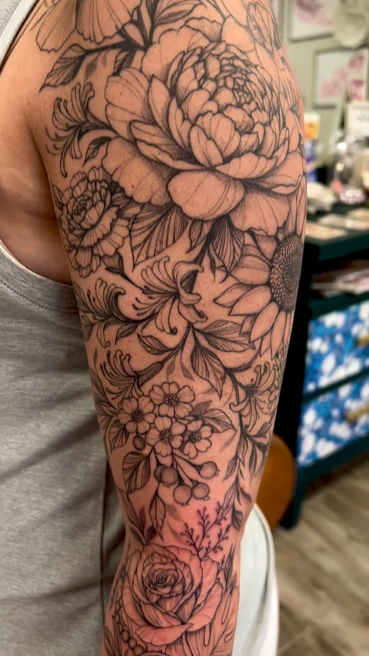 Tattoo by @tattoosbyamandabv โ fine_line, black_and_grey